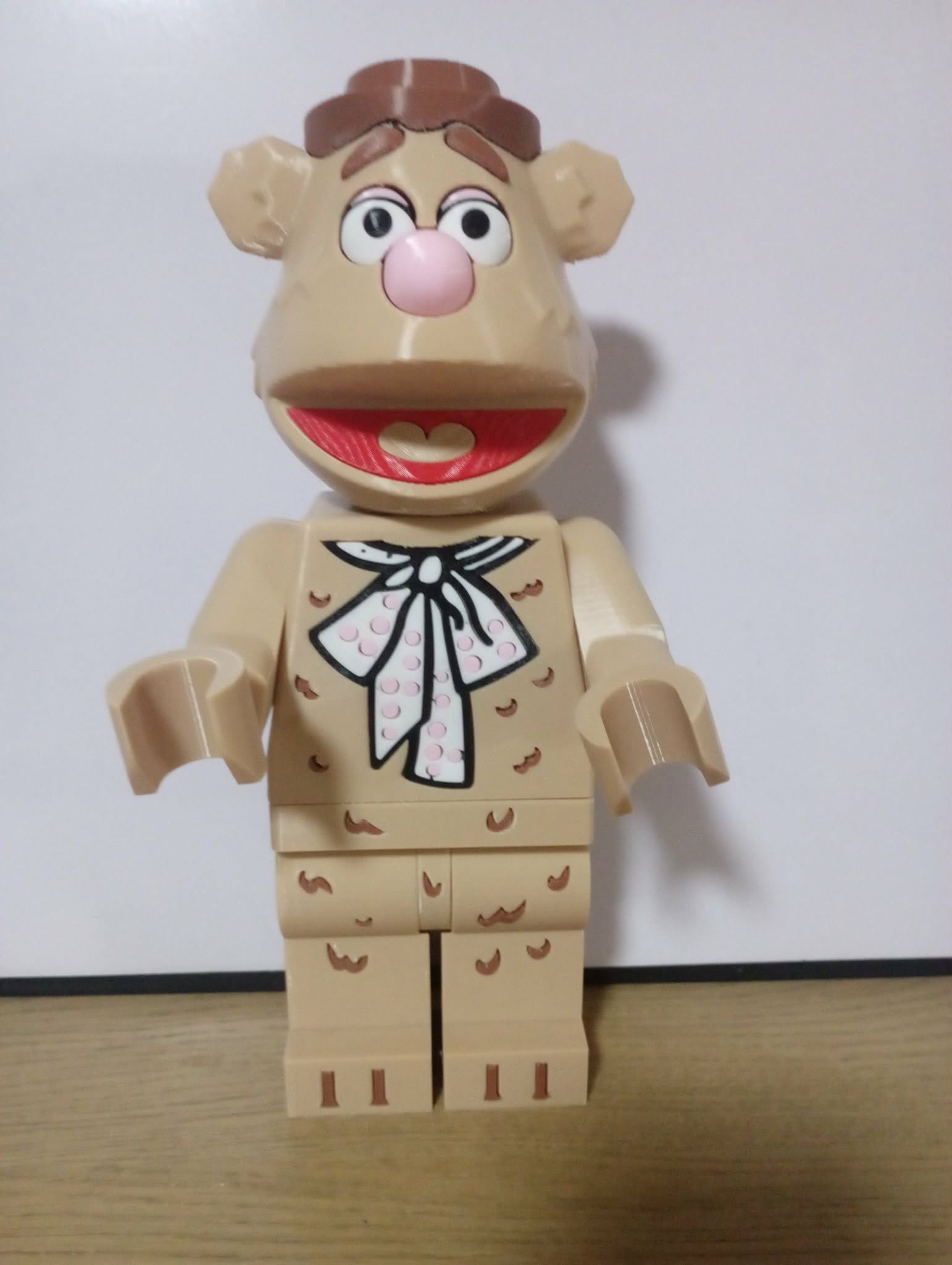 Muppets Fozzie Bear Giant Minifig