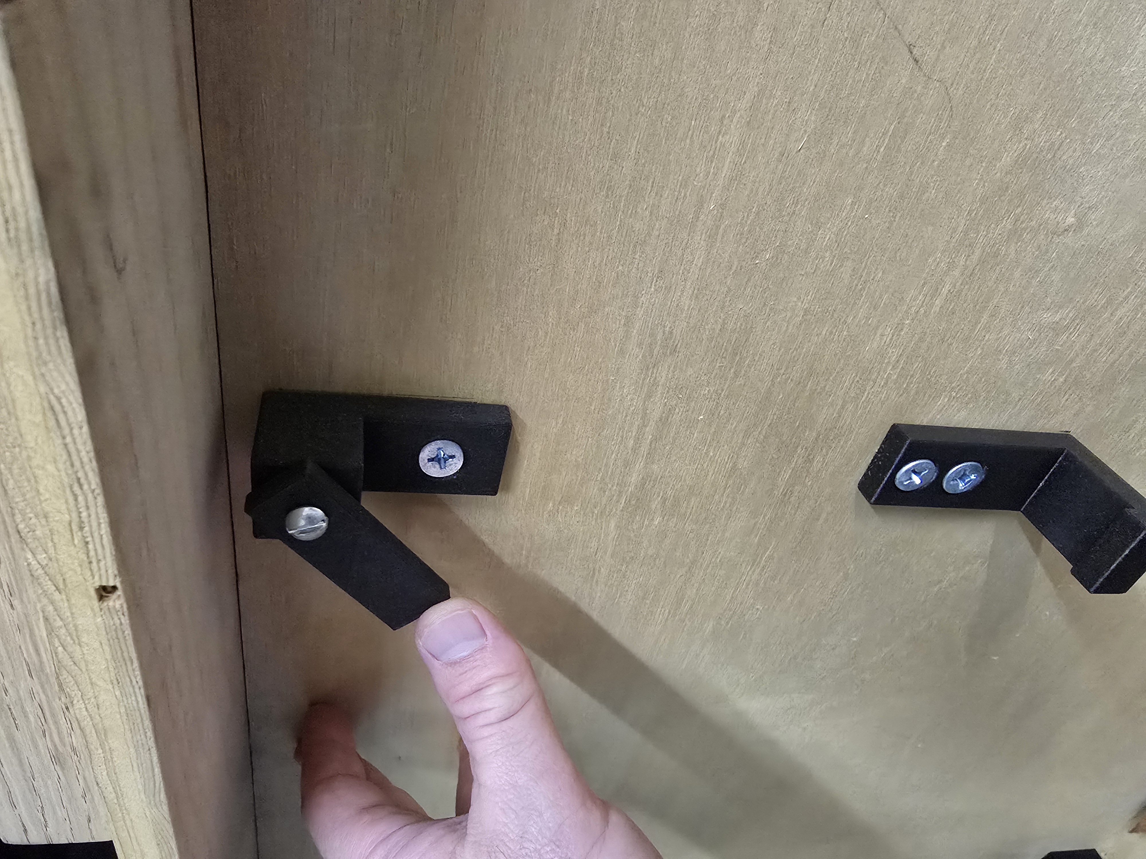 Miniatura 3 do modelo 3D Adjustable Hook & Latch System – Multipurpose Locking Bracket
