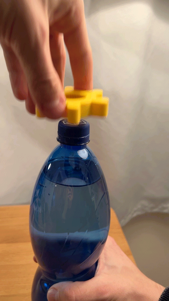 Miniatura 2 do modelo 3D Bottle Cap Opener