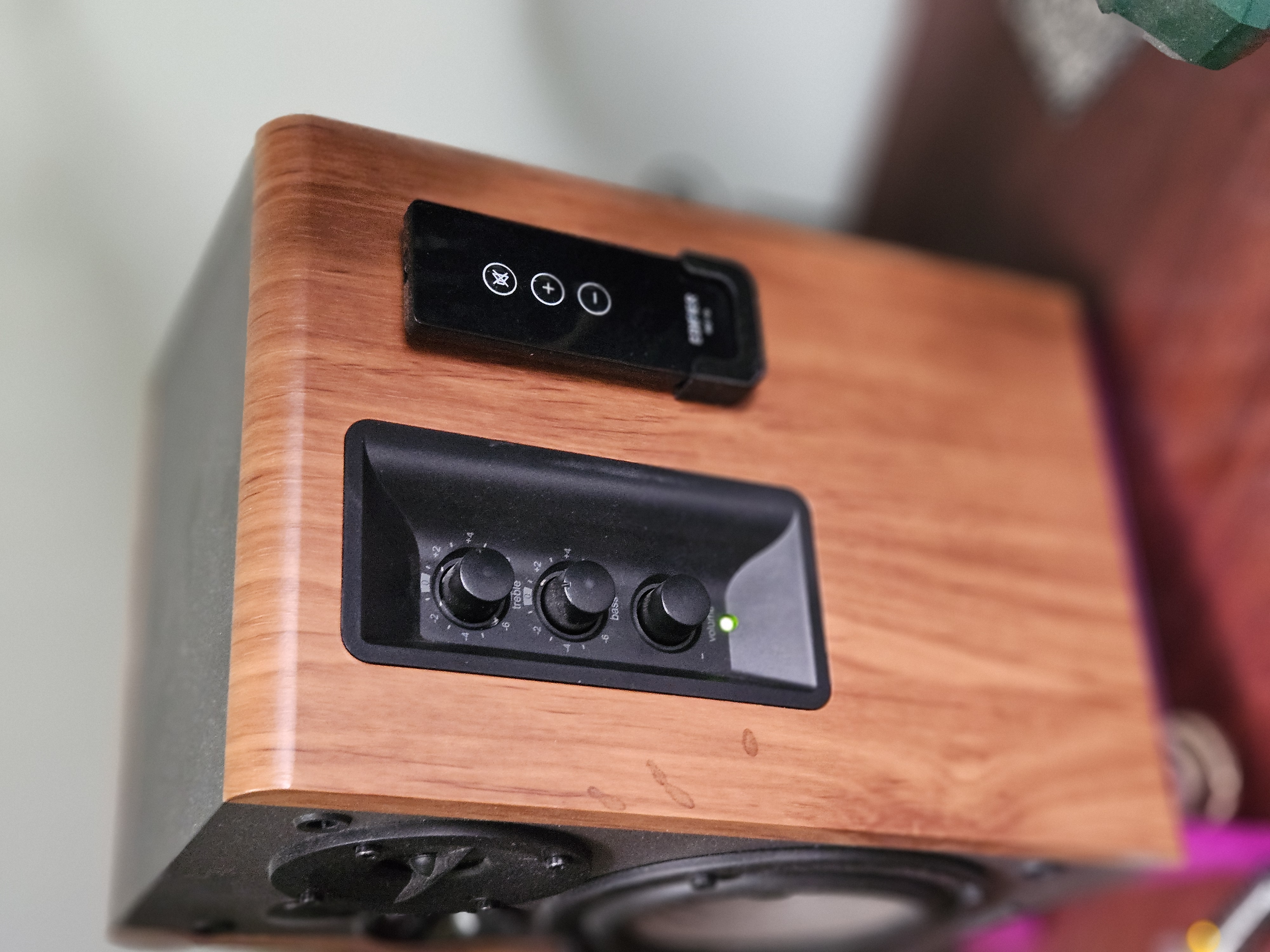 Edifier R1280T Remote holder