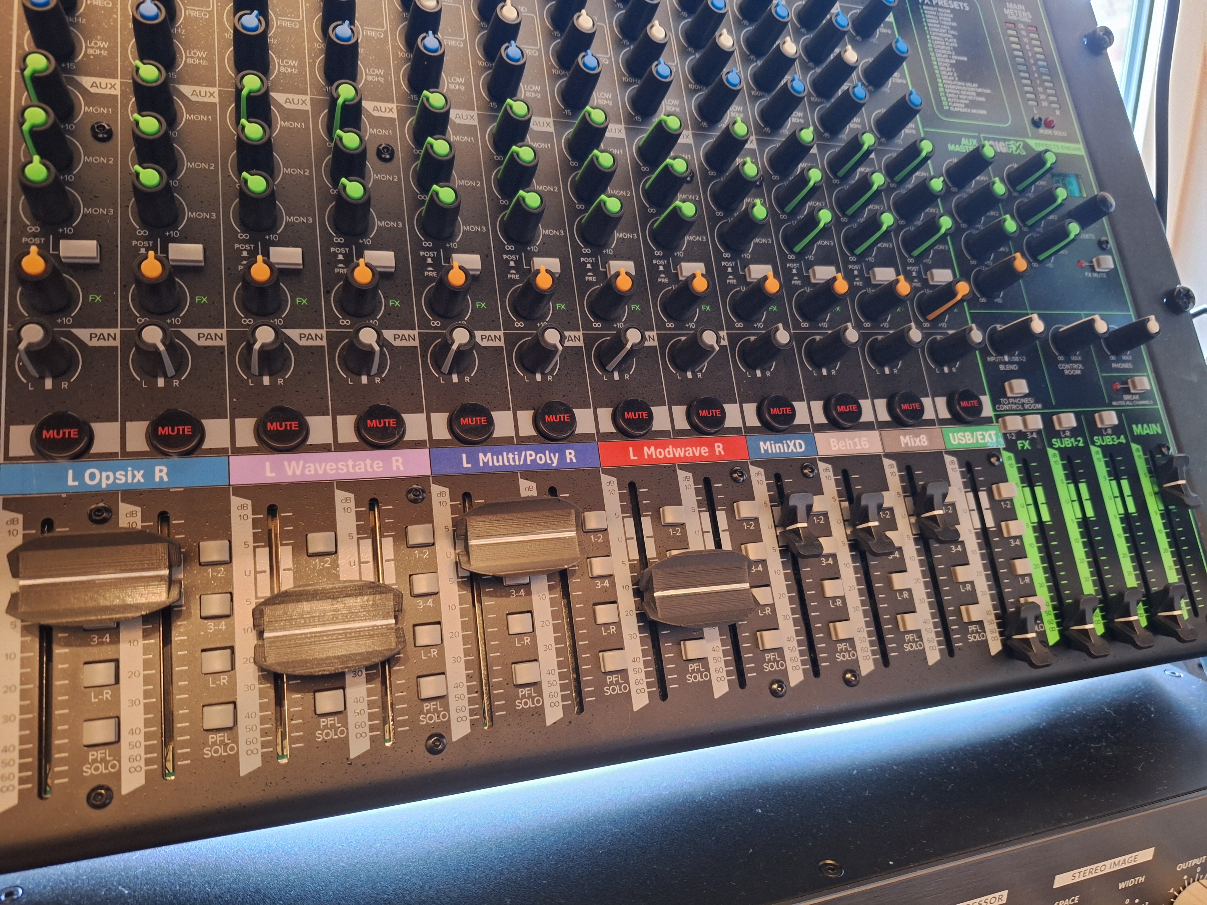 double fader button Mackie proFX16V3