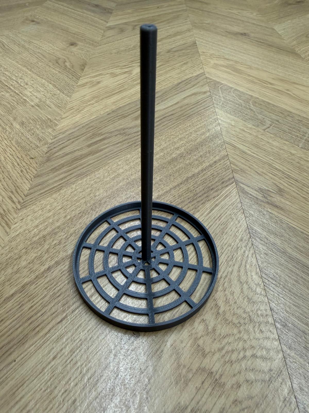 Airless sprayer accessory wash bucket sieve