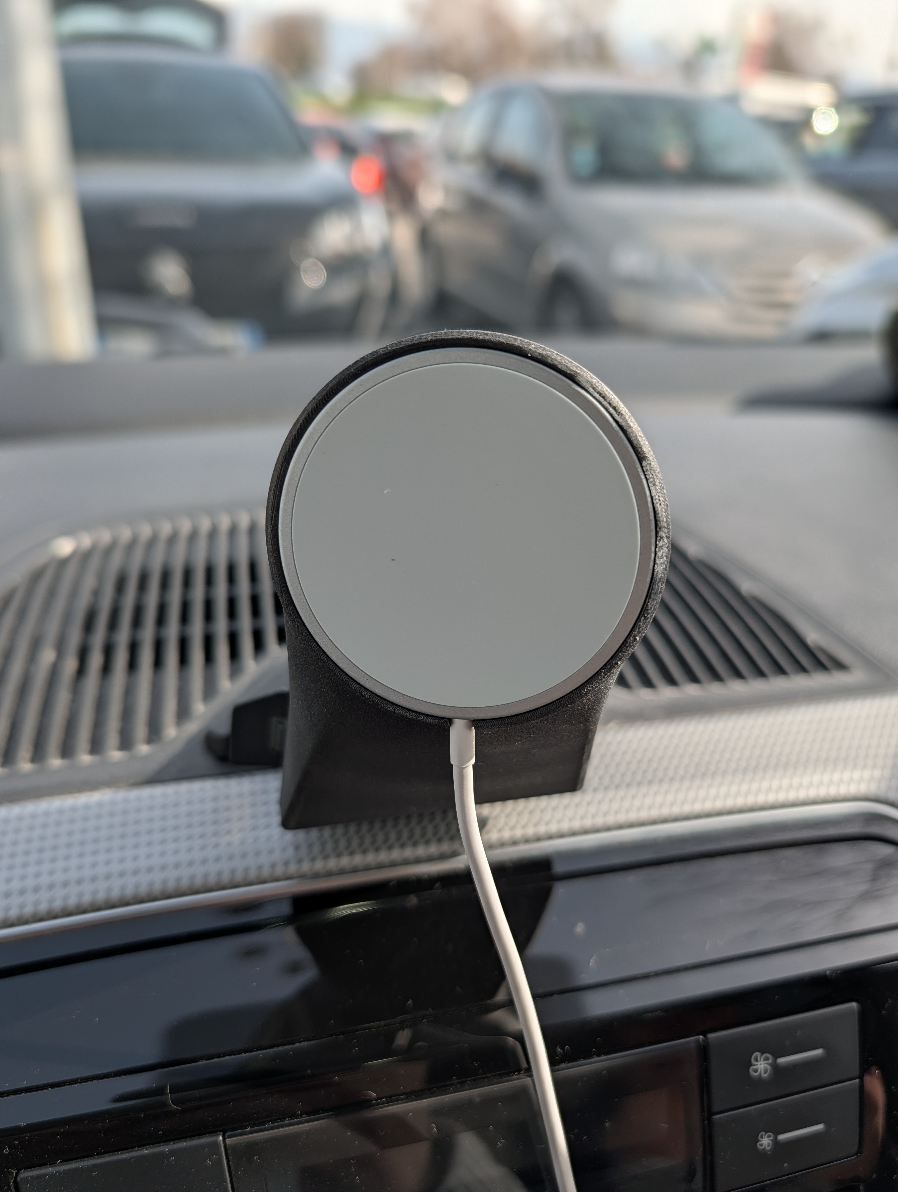 Volkswagen Up! PixelSnap Phone Support
