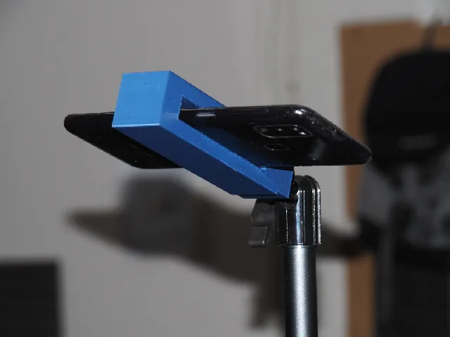 Phone holder with 1/4'' microphone thread mount