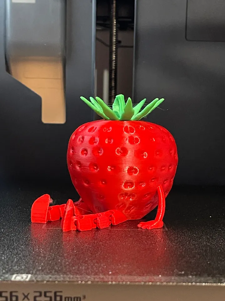 Friendly articulated strawberry by BSCC | Download free STL model