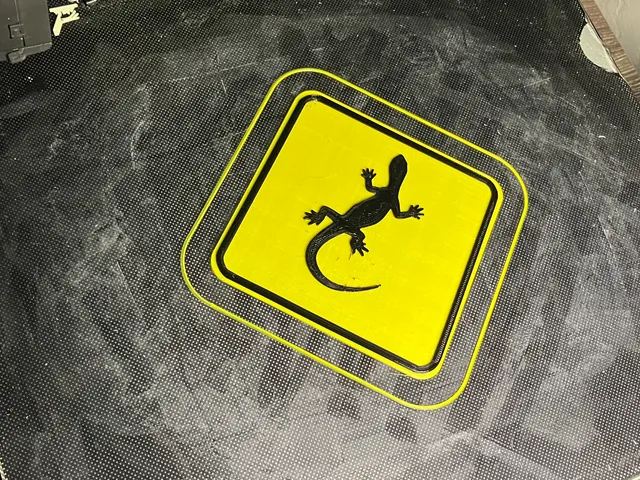 Lizard xing sign
