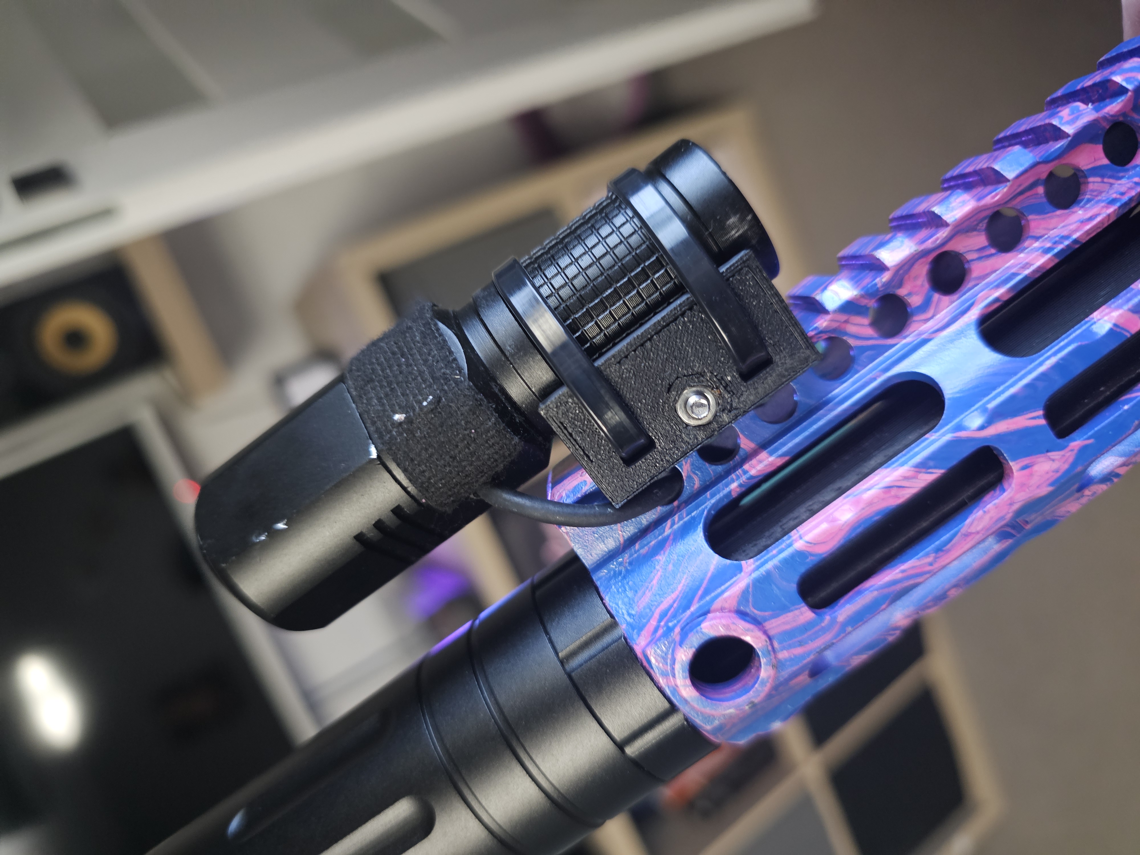 Low Profile RIS Flashlight Mount