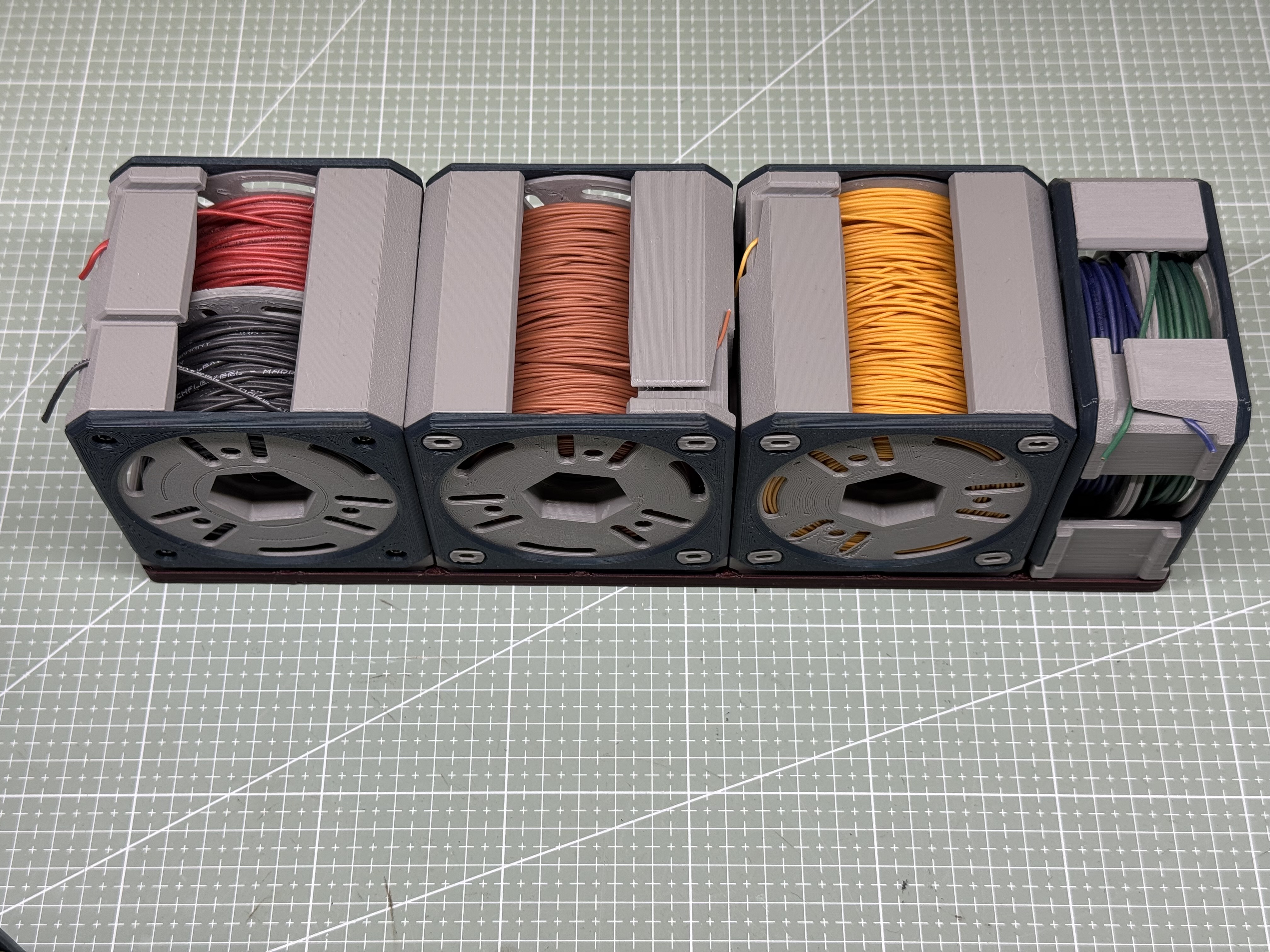 Miniatura 2 do modelo 3D Cable Spool Holder Gridfinity