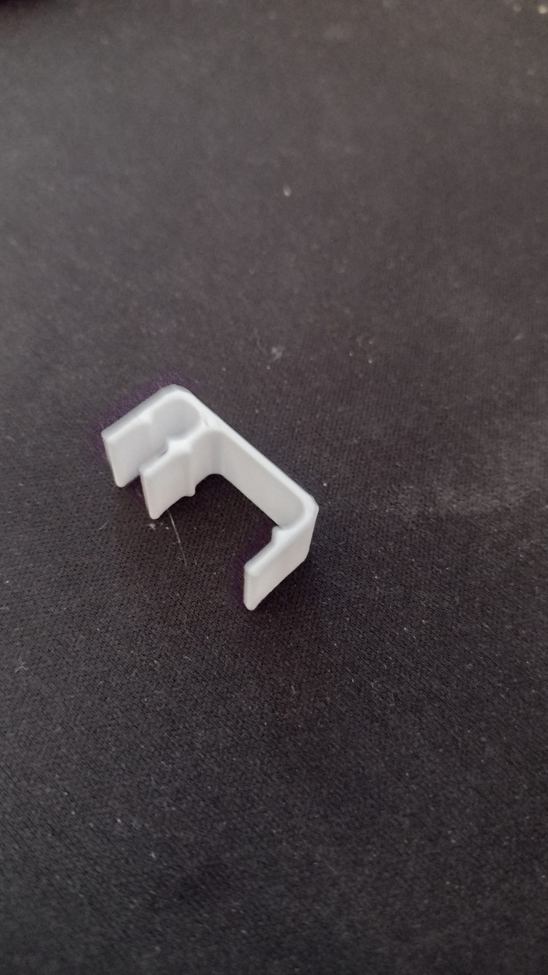 rail cable clip