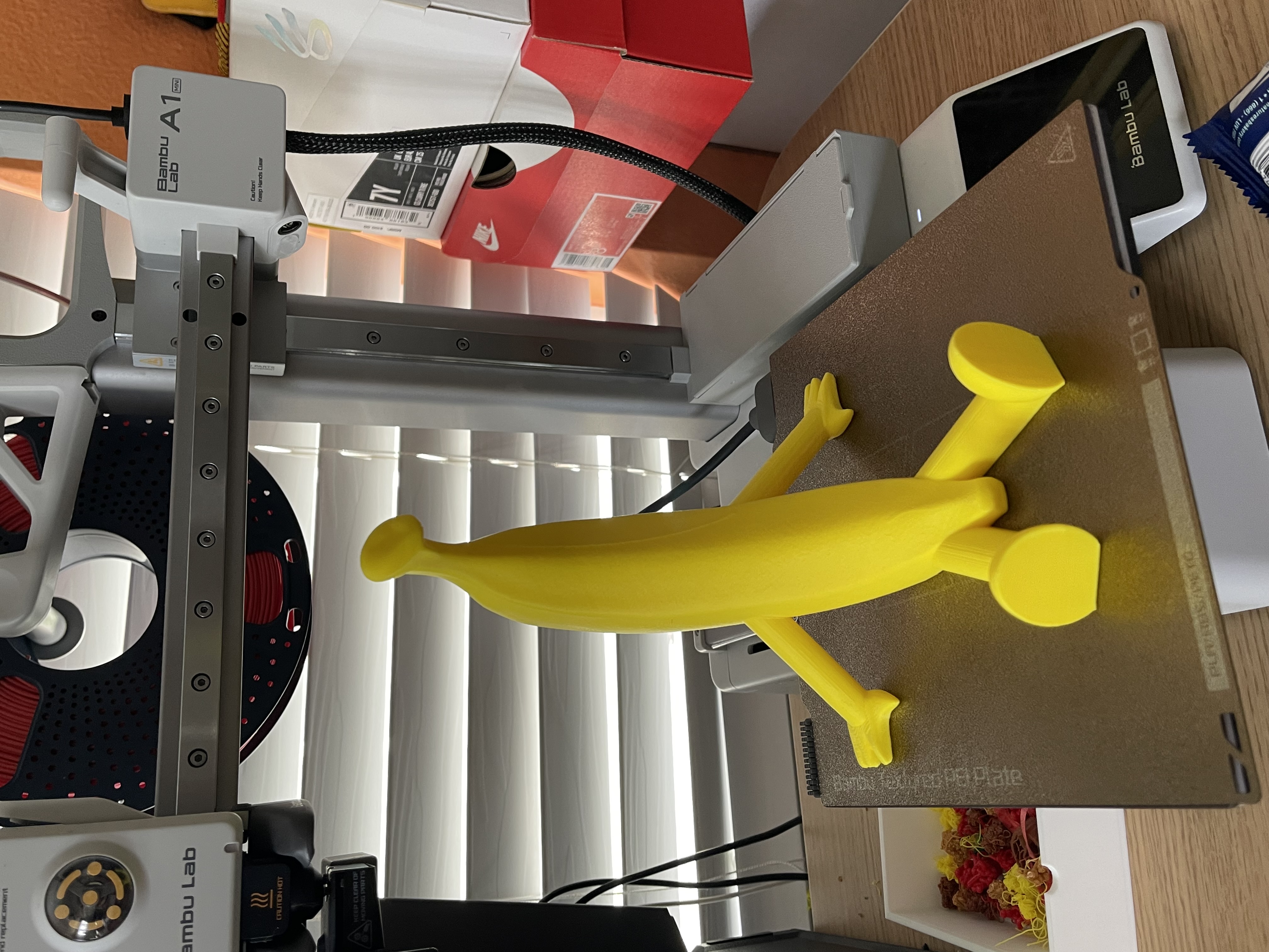 MEGA DESKTOP BANANA.