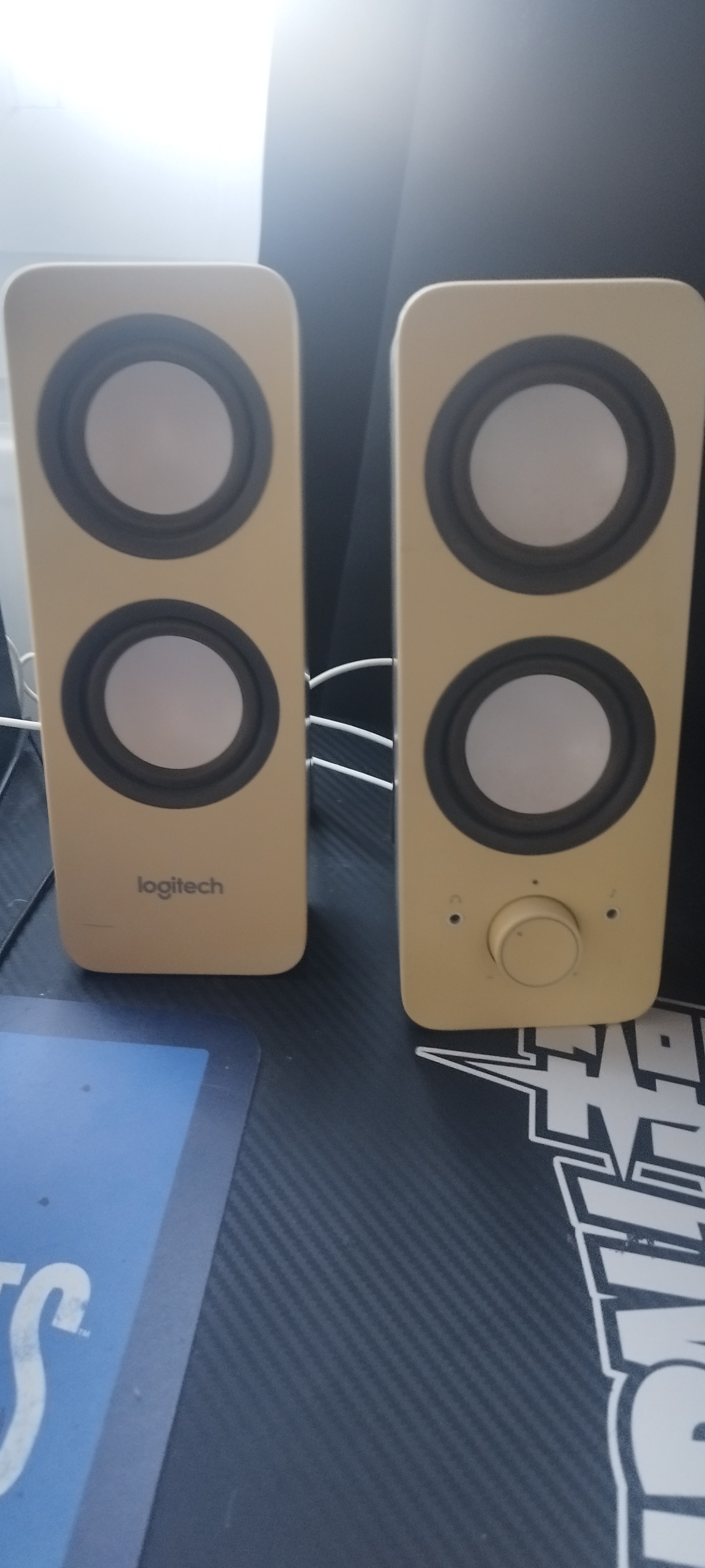 façade avant pour enceinte Logitech Z207