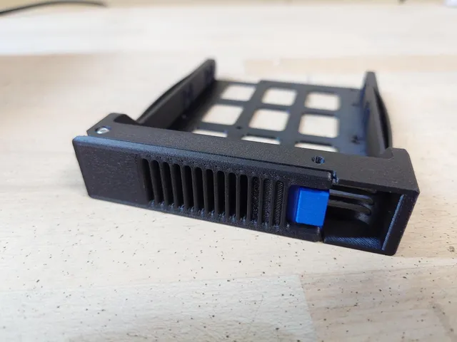 Flat front panel for Zac Freedman's Rosewill RSV HDD sled