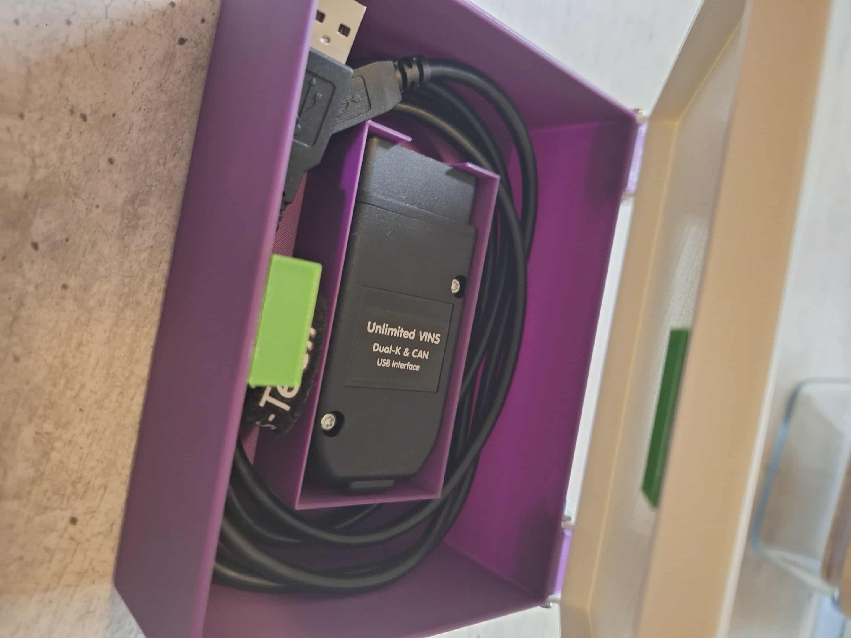 Krabička pro kabel k diagnostice VCDS VAG-COM HEX-V2