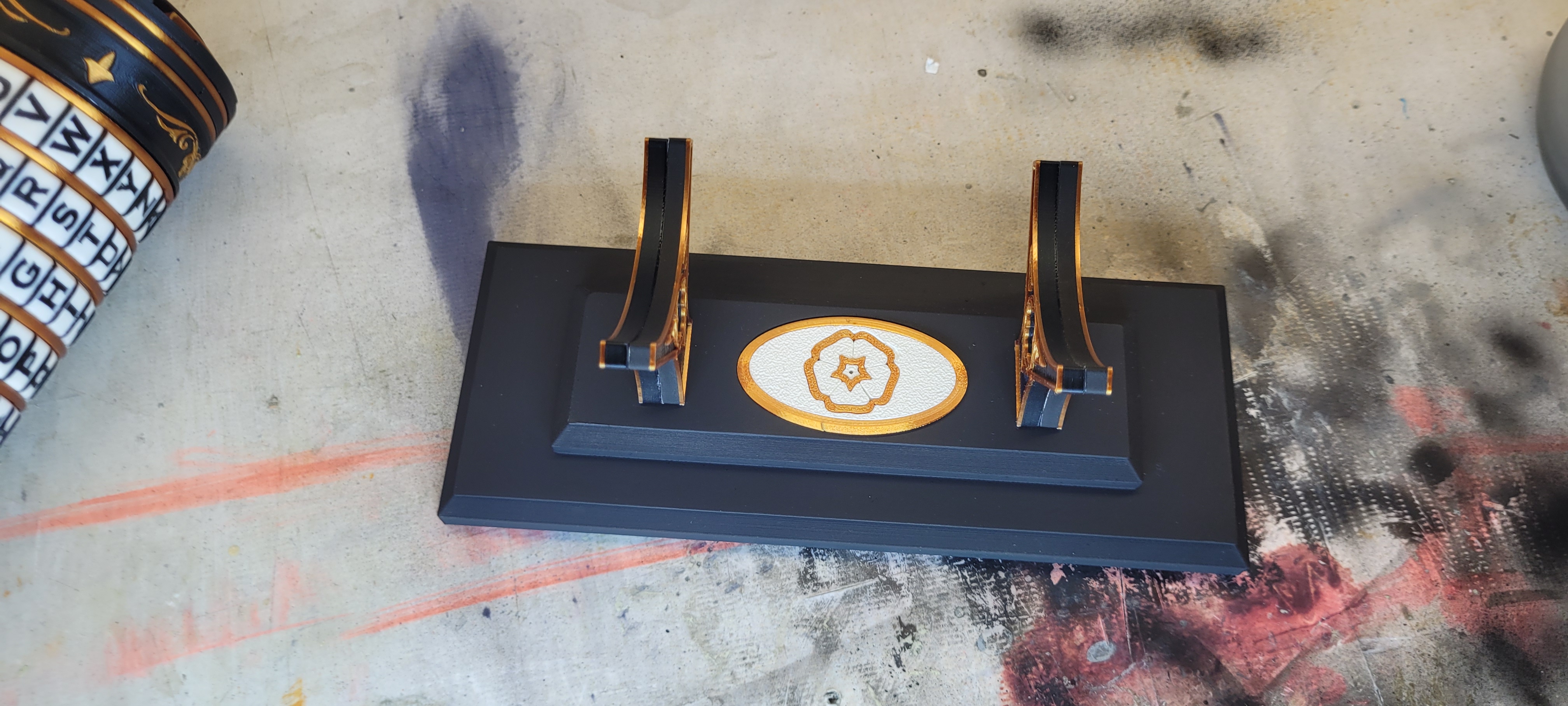 Cryptex stand