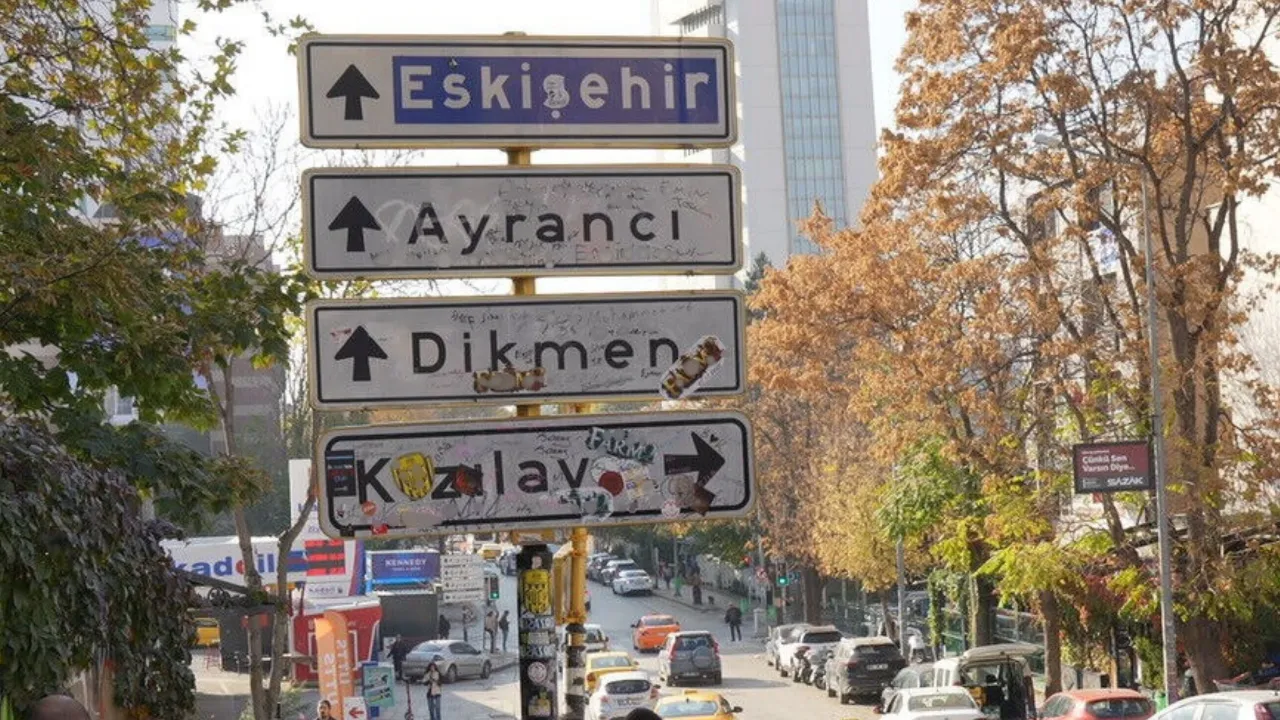 kızılay tabelası