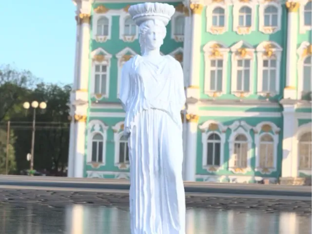 Statua della Dea Greca