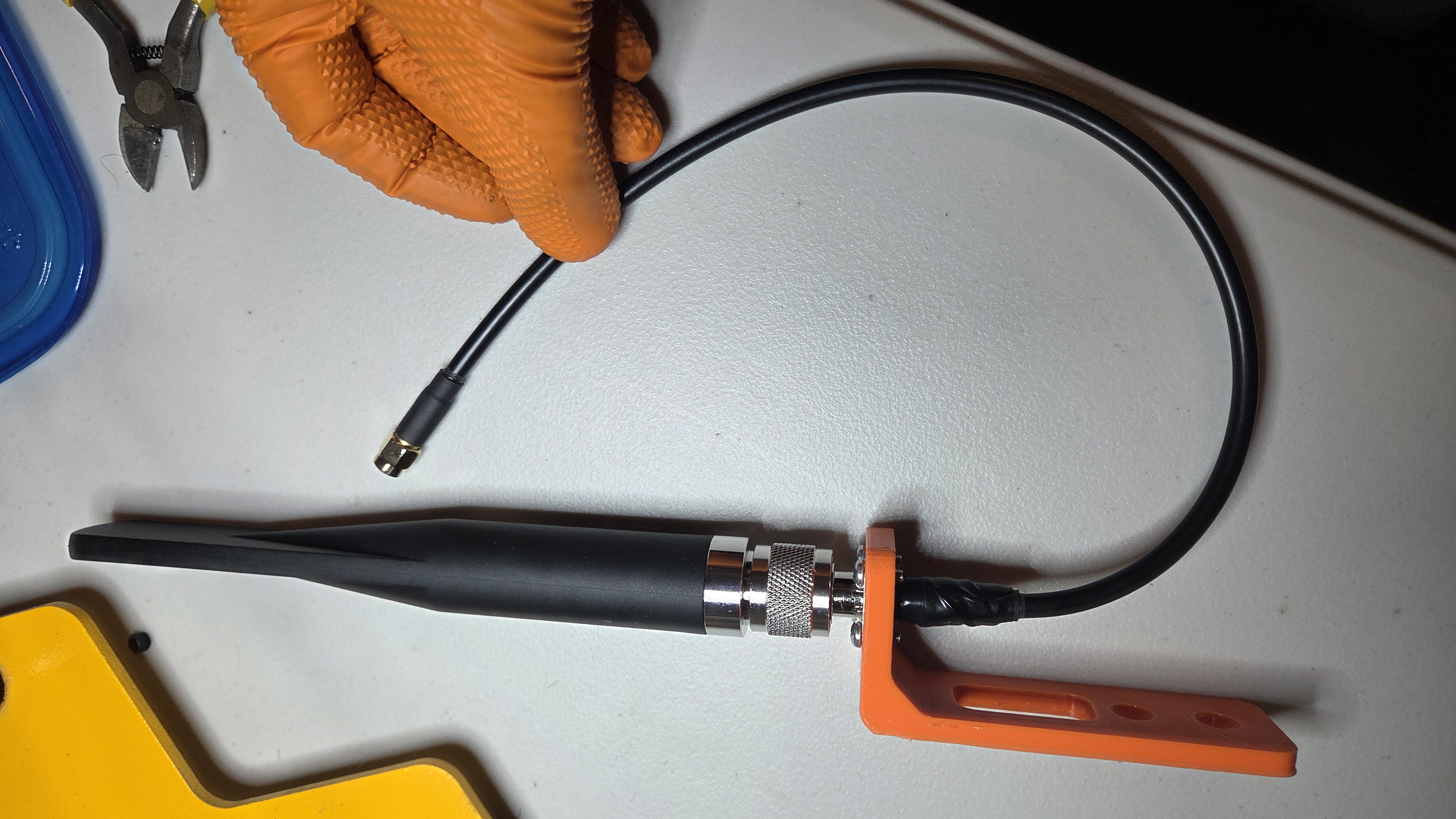 Simple N-Connector Antenna Mount