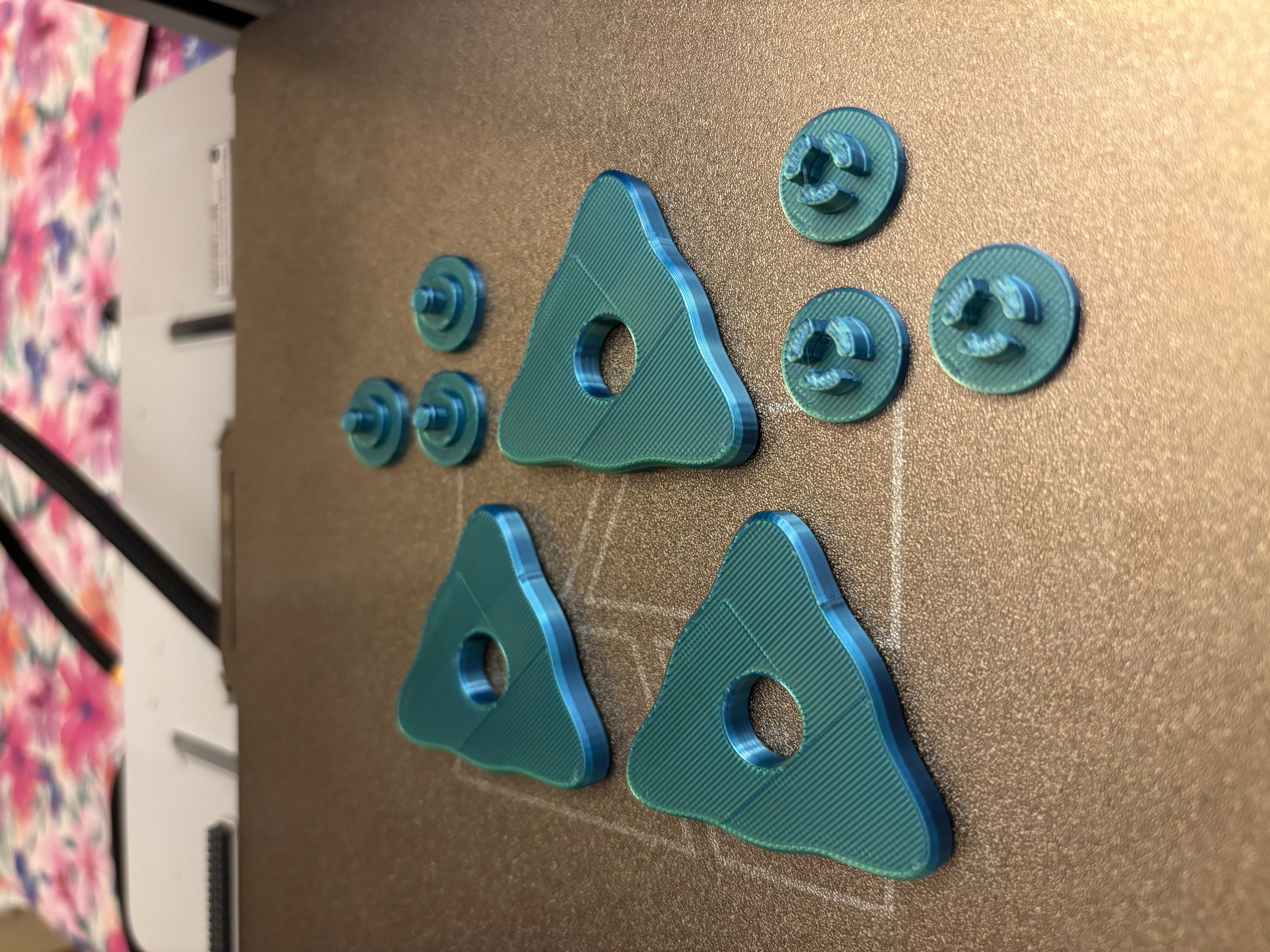 Wavy Triangle Fidget Spinner No Bearings
