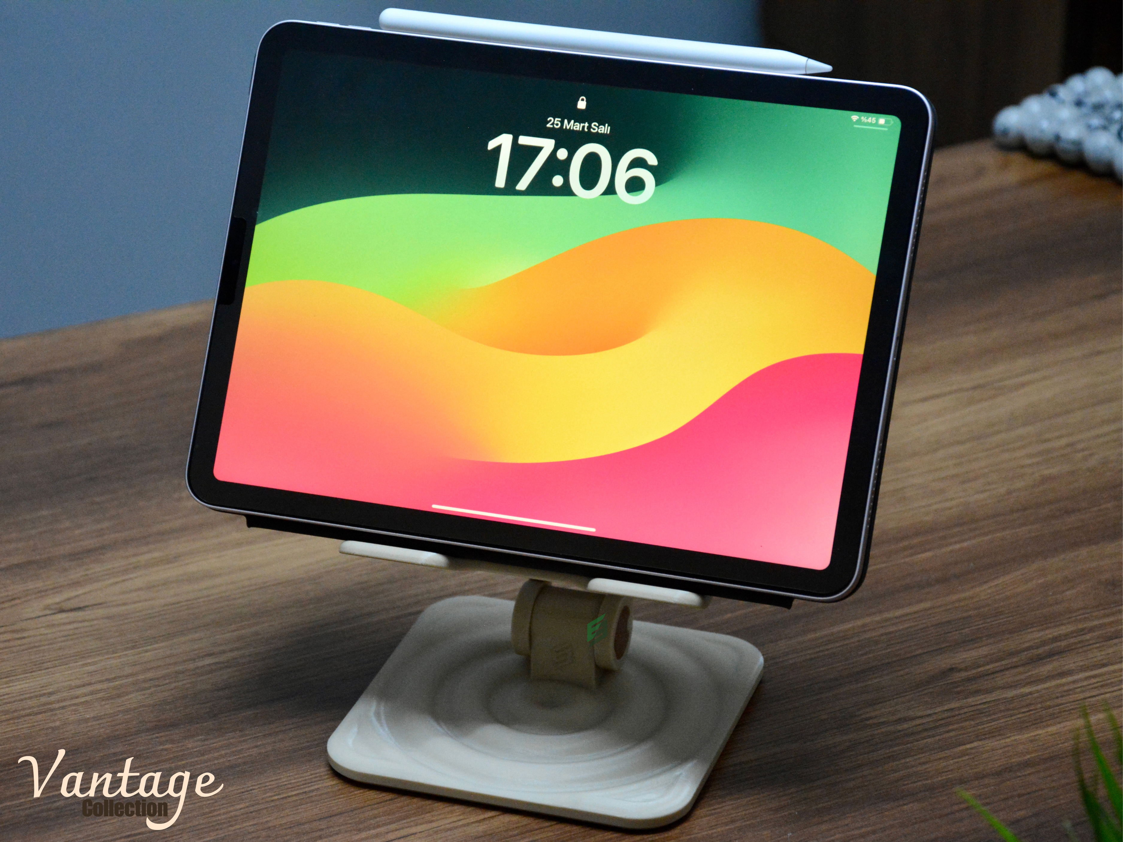 Tablet Stand | Vantage Collection