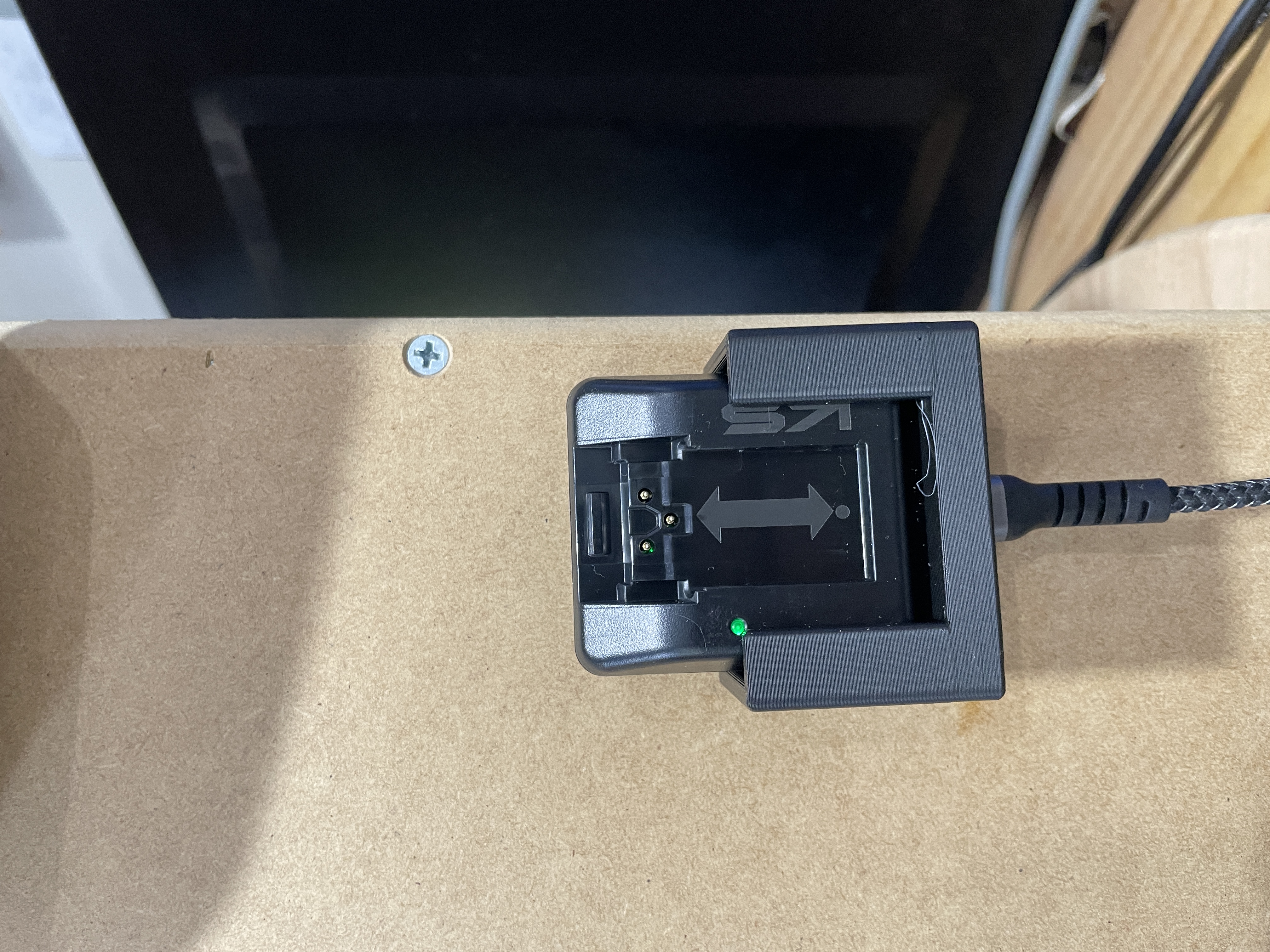 KS Rage Circuit Charger Wall Mount