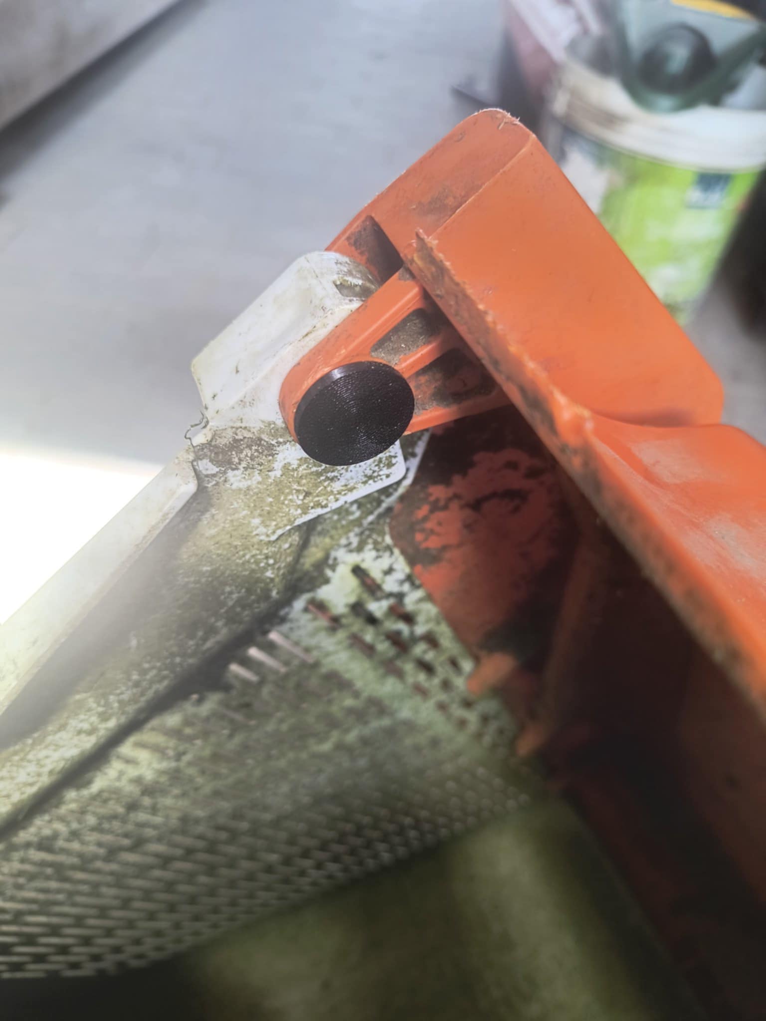Čep na plastový koš Stihl