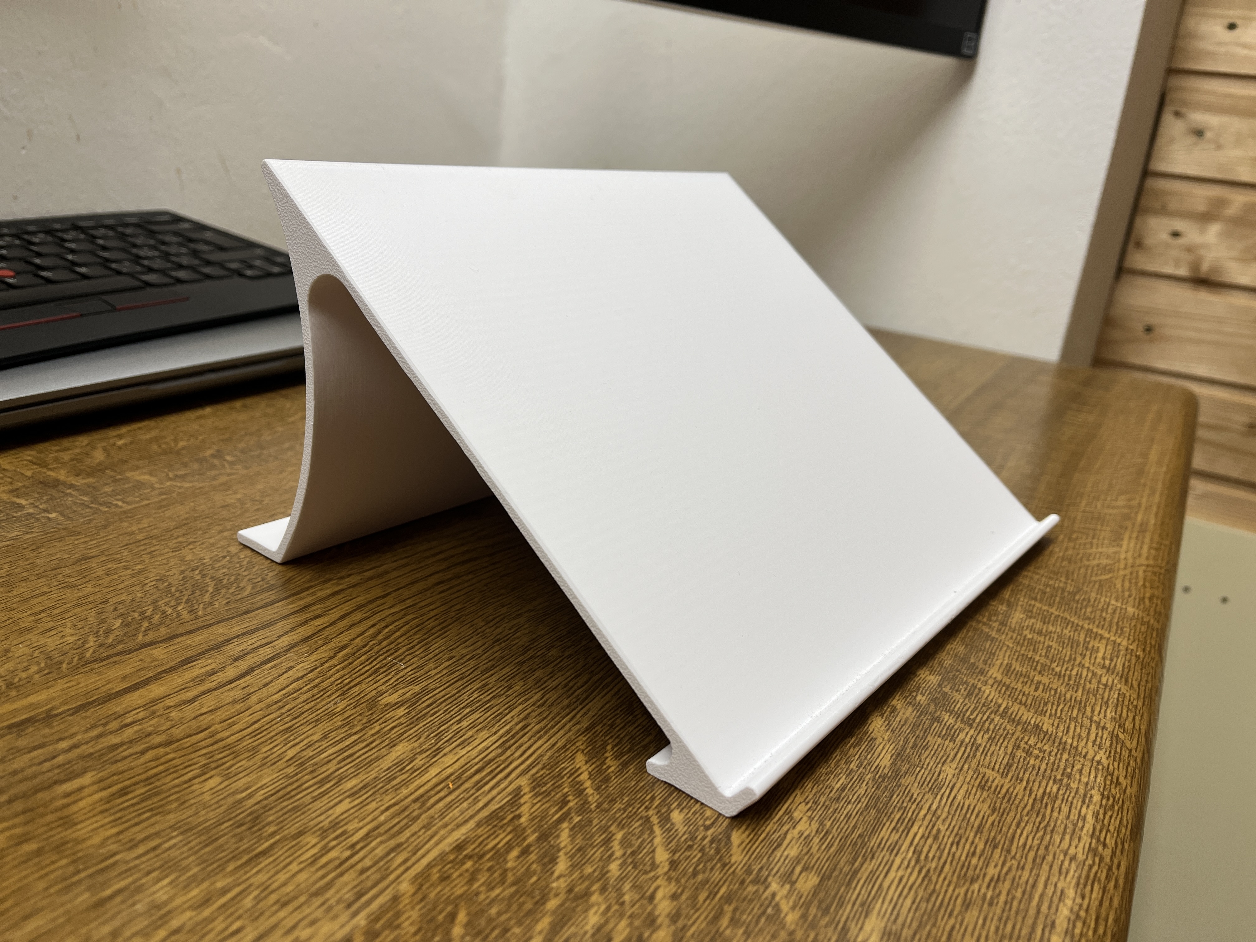 iPad 13 stand 35°