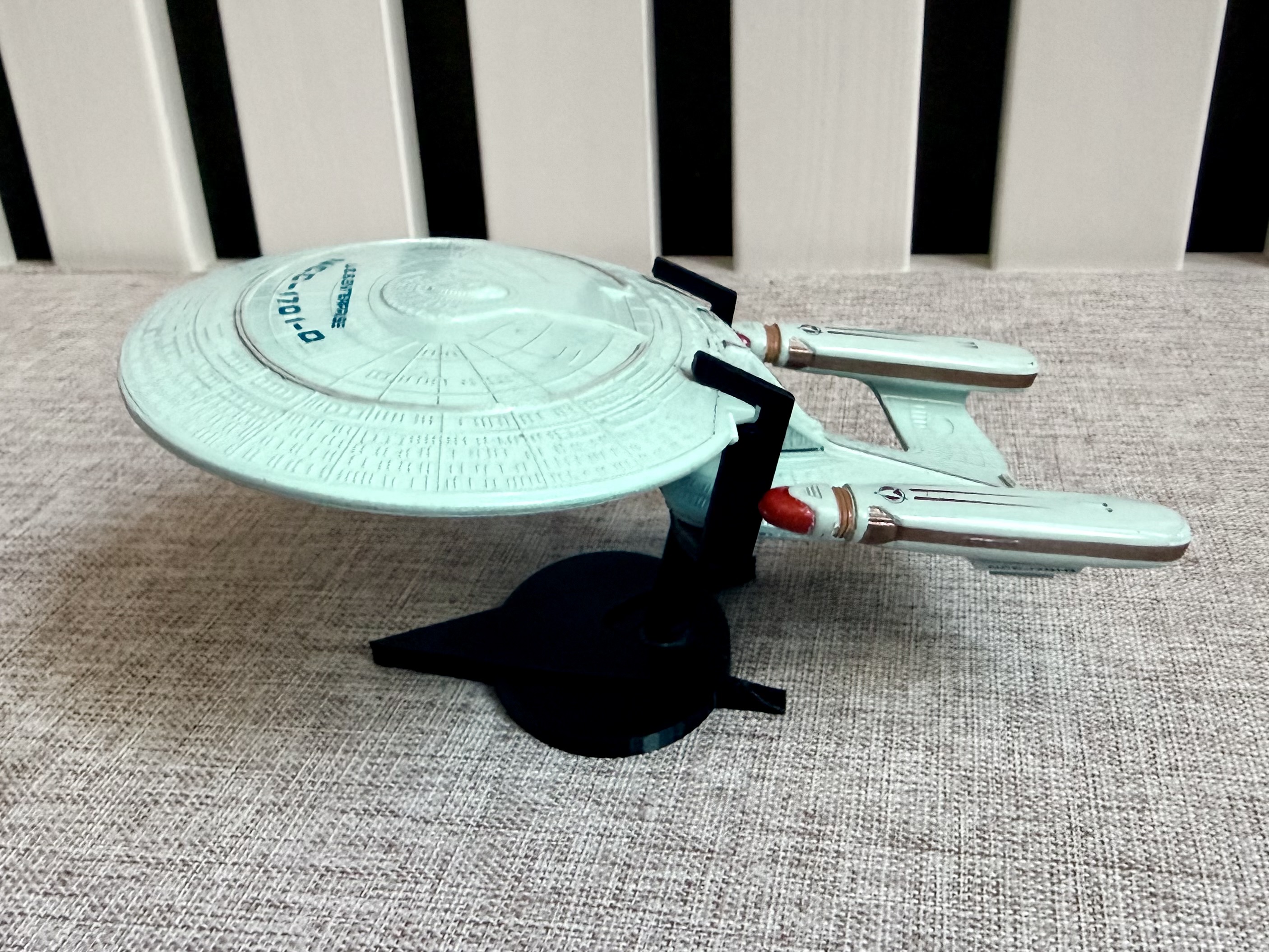 Stand for 1987 Galoob Diecast Star Trek the Next Generation Enterprise 1701-D