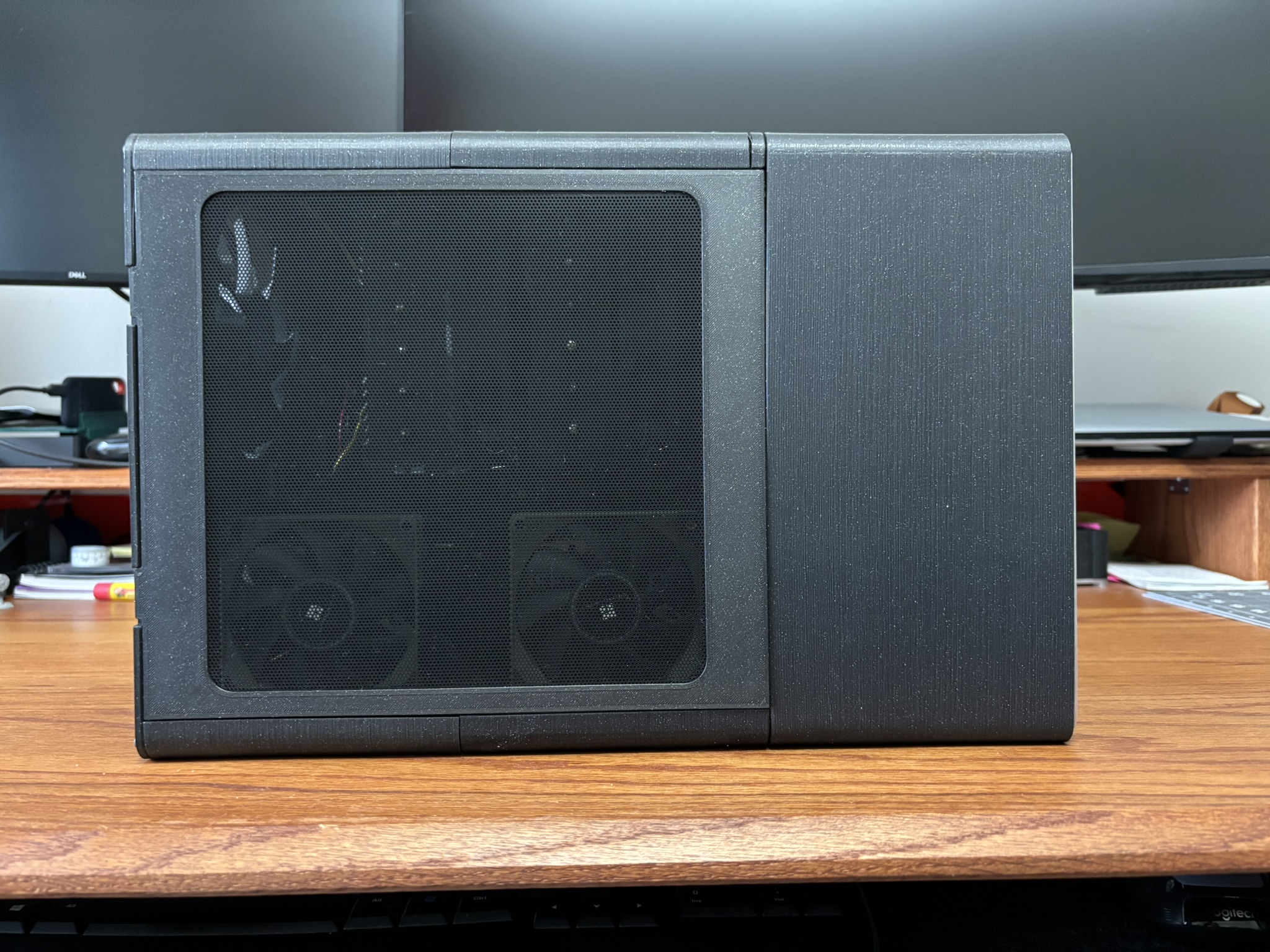Miniatura 5 do modelo 3D Compact mATX Computer Case (20.6 Liter)