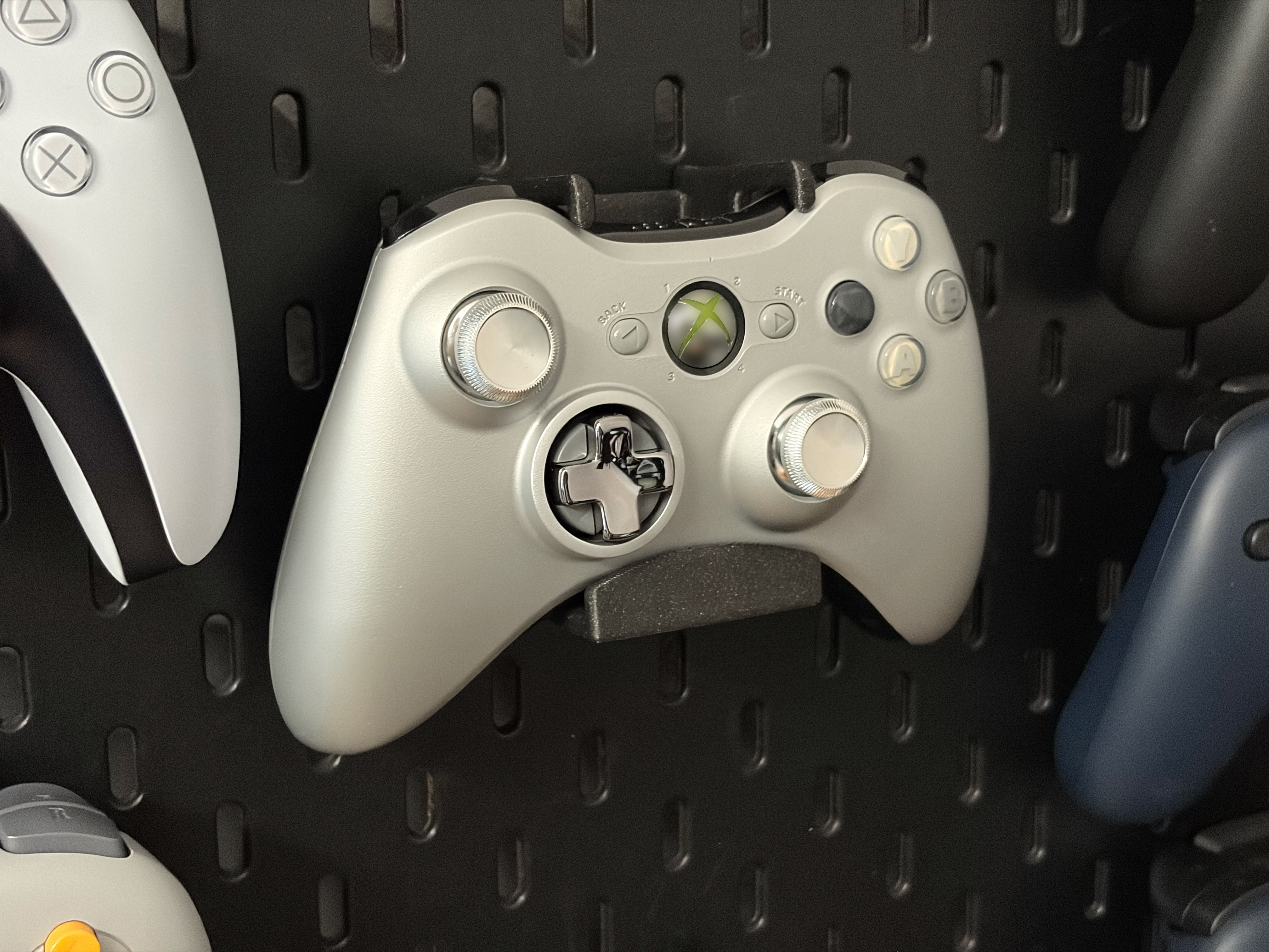 Xbox 360 Wireless Controller Skadis Mount FIXED 3D model