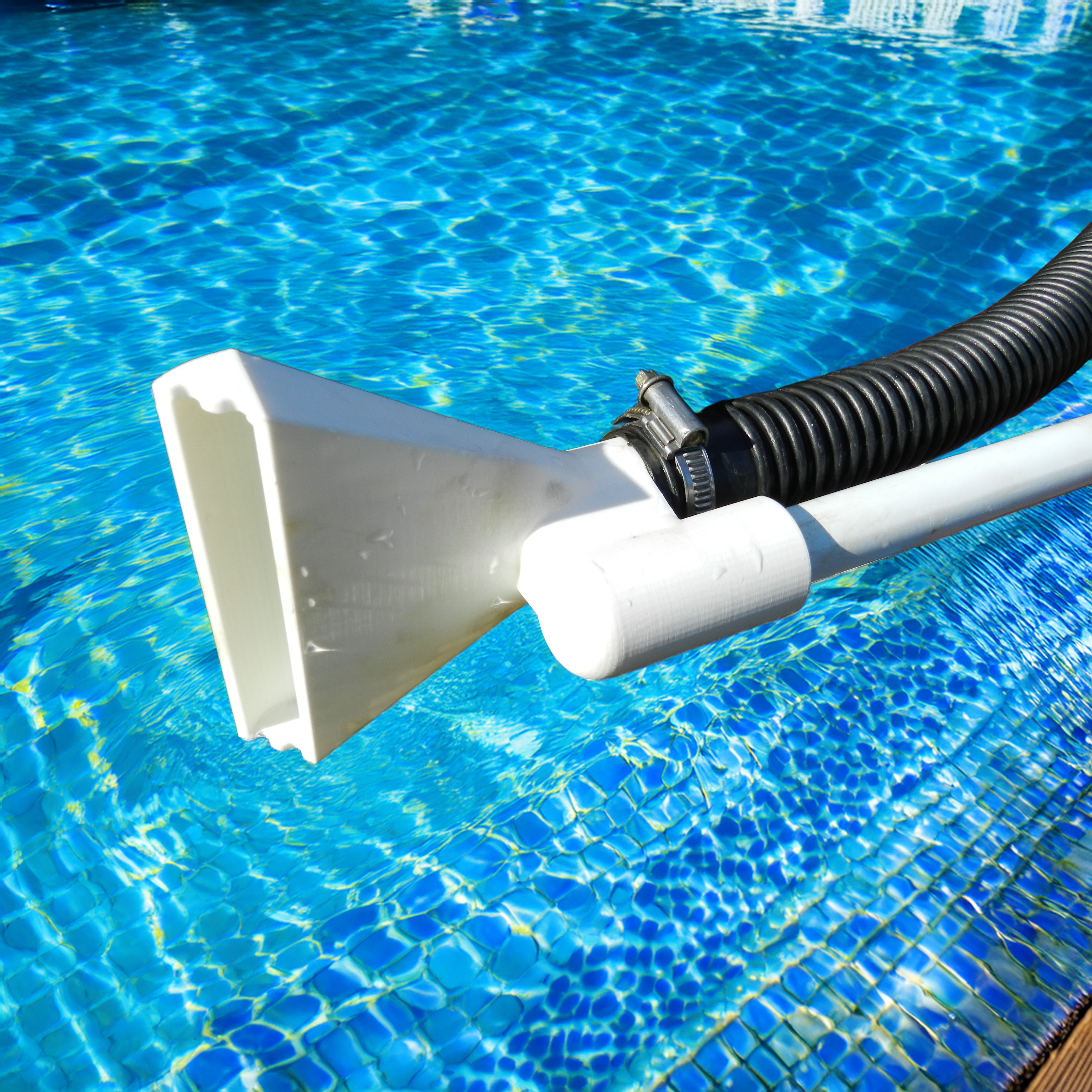 Universal Pool & Pond Vacuum Nozzle-PoolVac 32/22