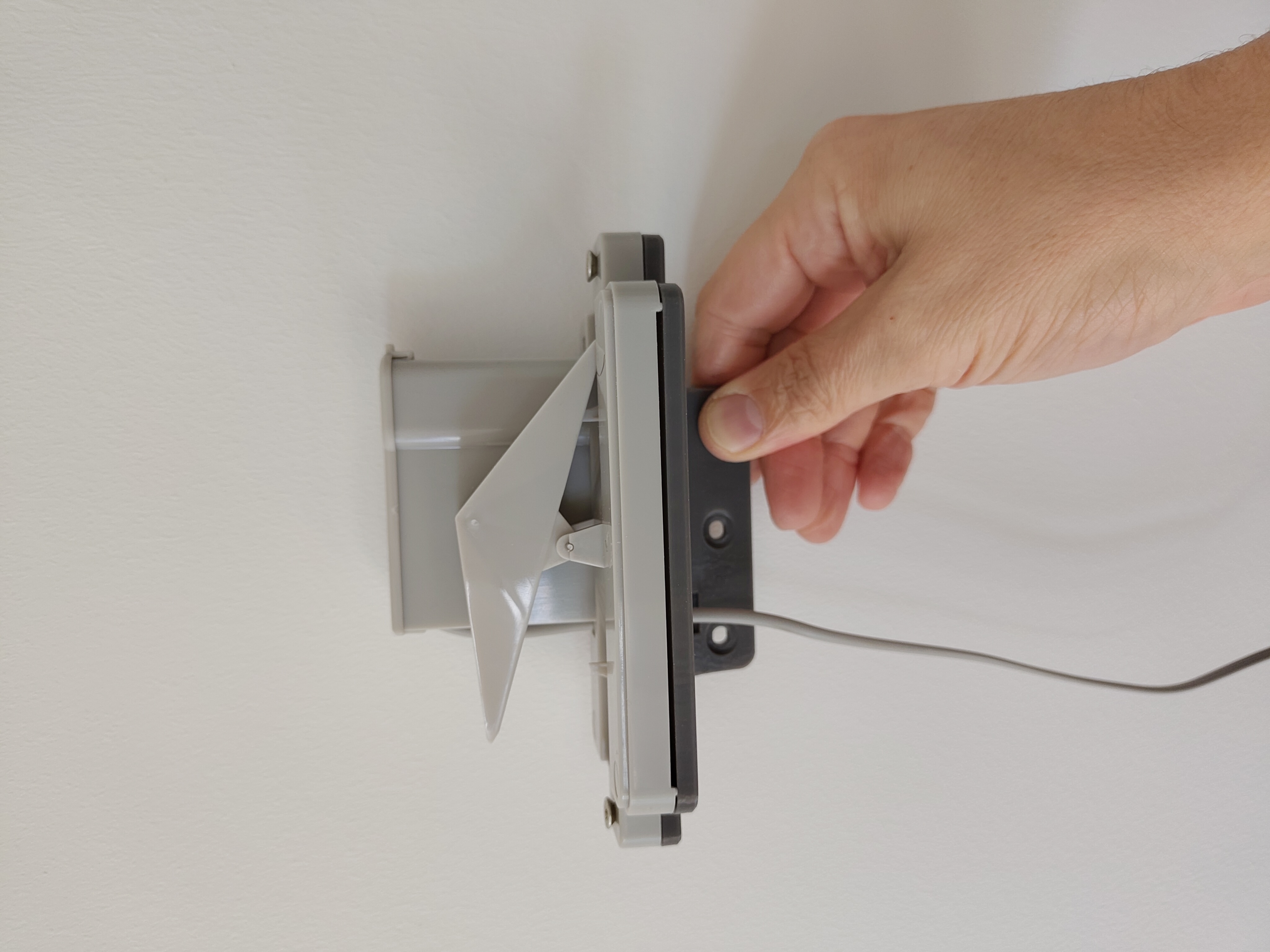 Rain Gauge wall mount