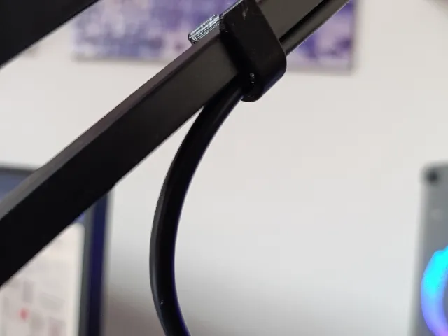 Microphone cable clip