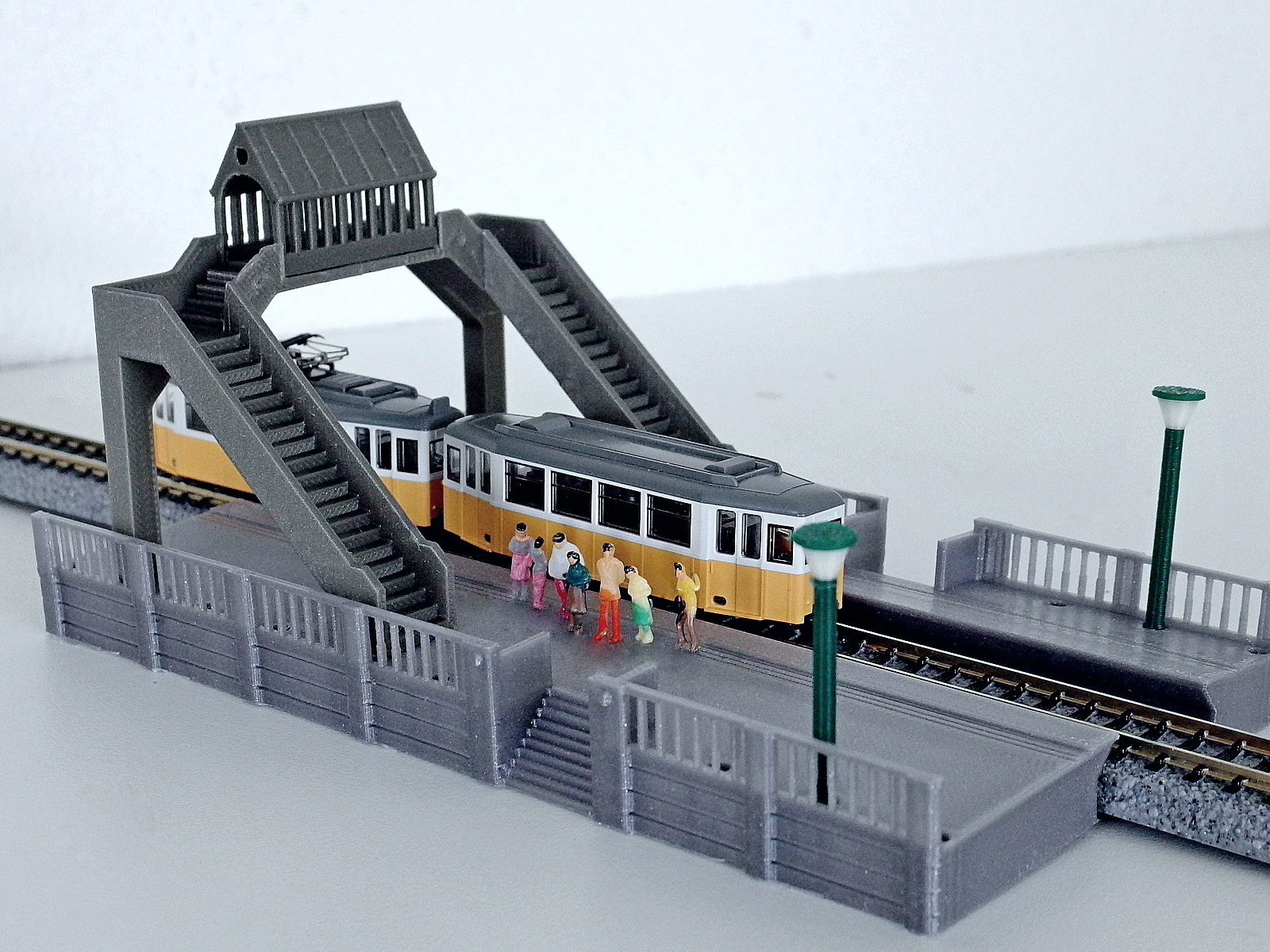 Pedestian Roof Bridge H0 Scale