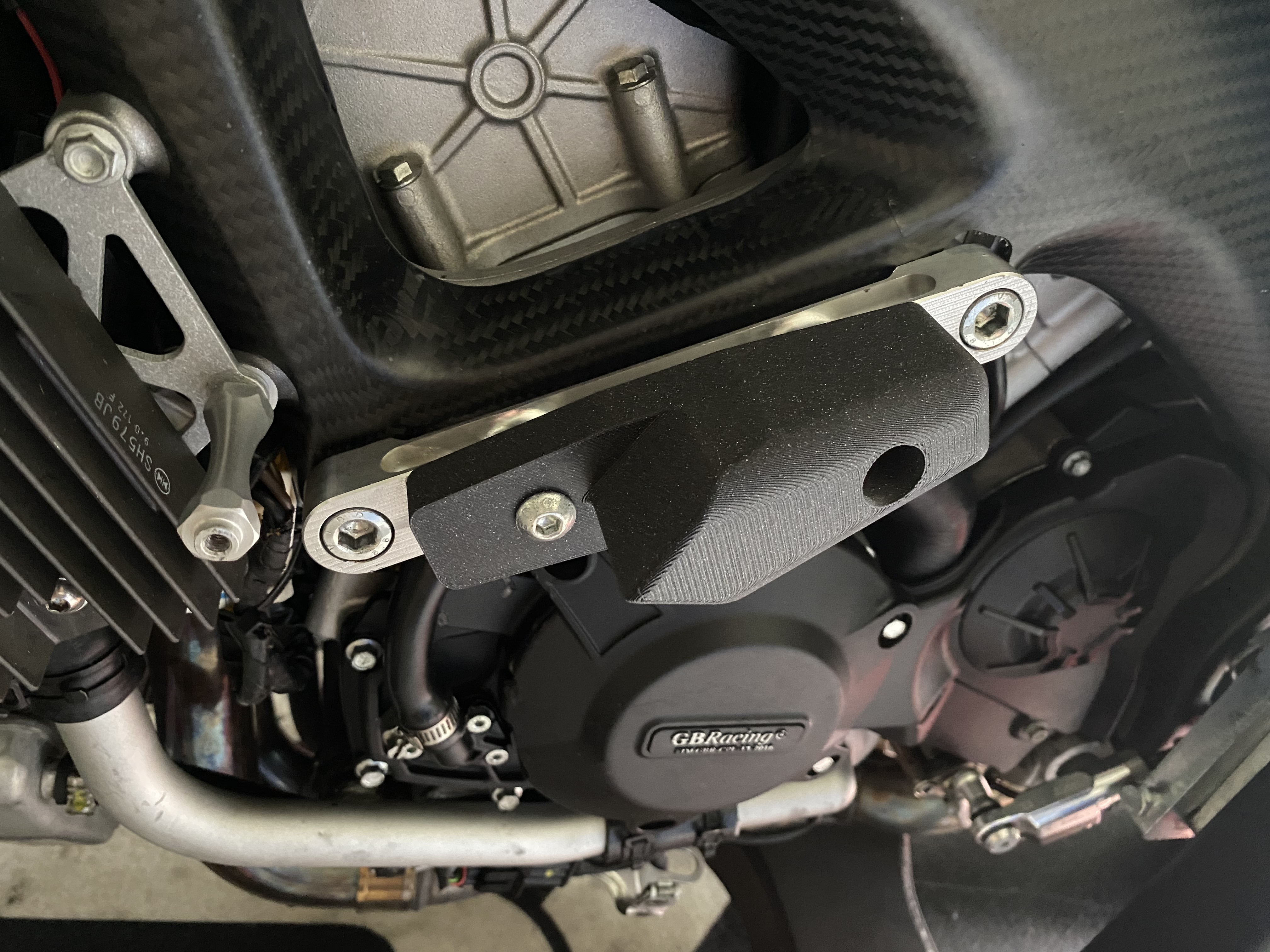 Aprilia rsv4 2020 prototype for frame crashpad