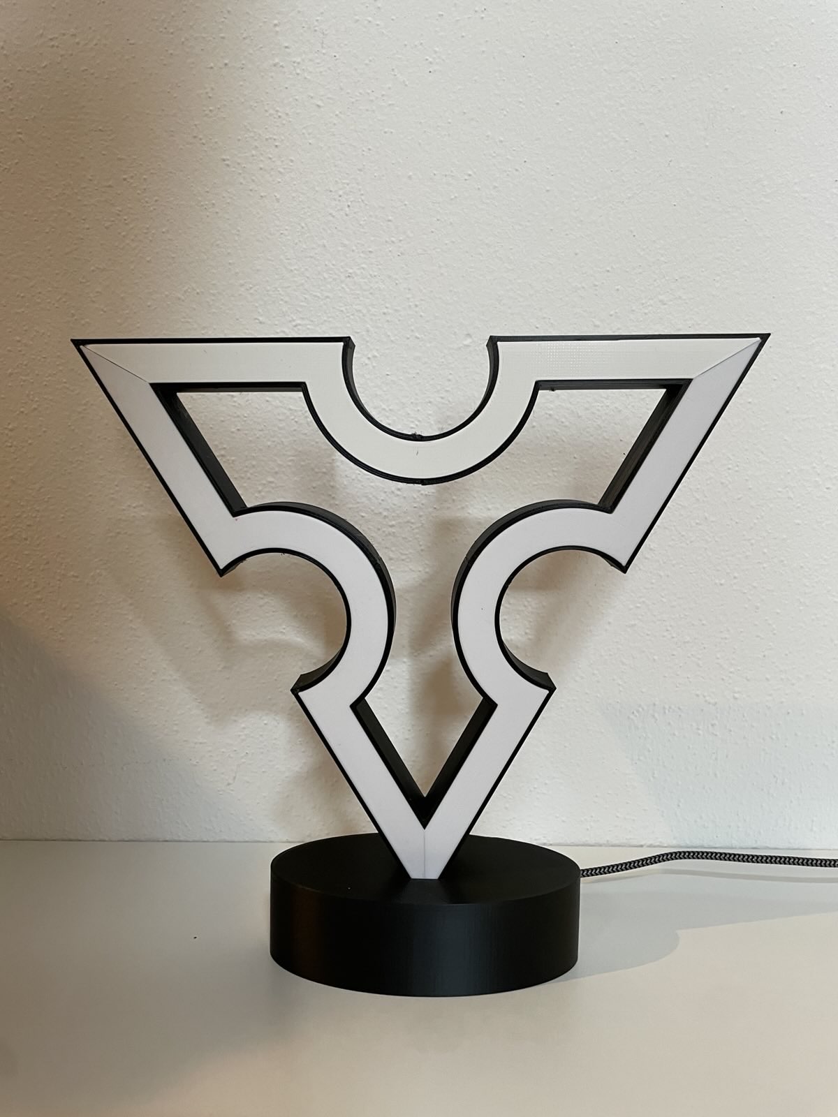 Miniatura 2 do modelo 3D Triangle Lamp