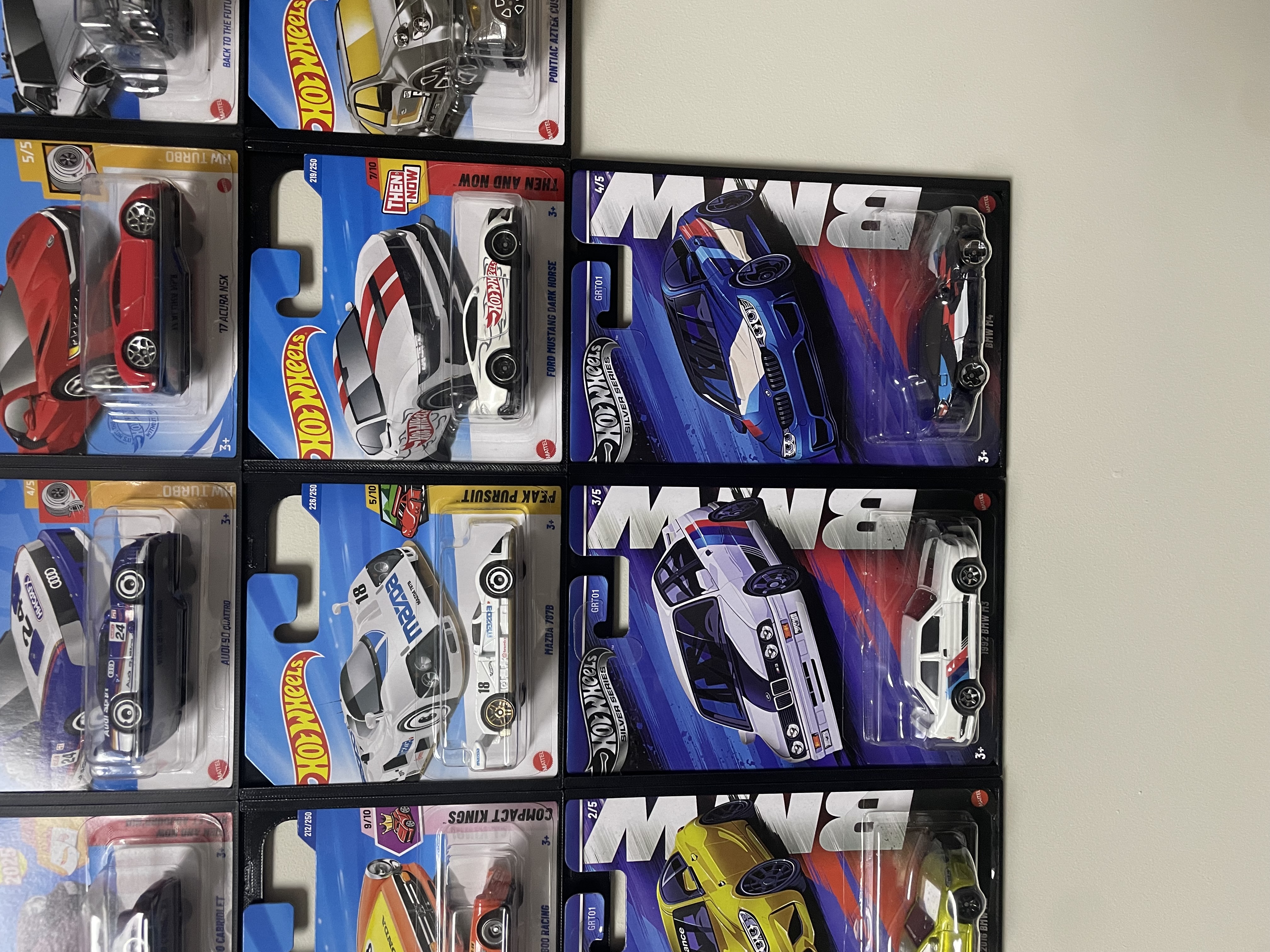 Miniatura 4 do modelo 3D Modular Hot Wheels/Matchbox Wall Display