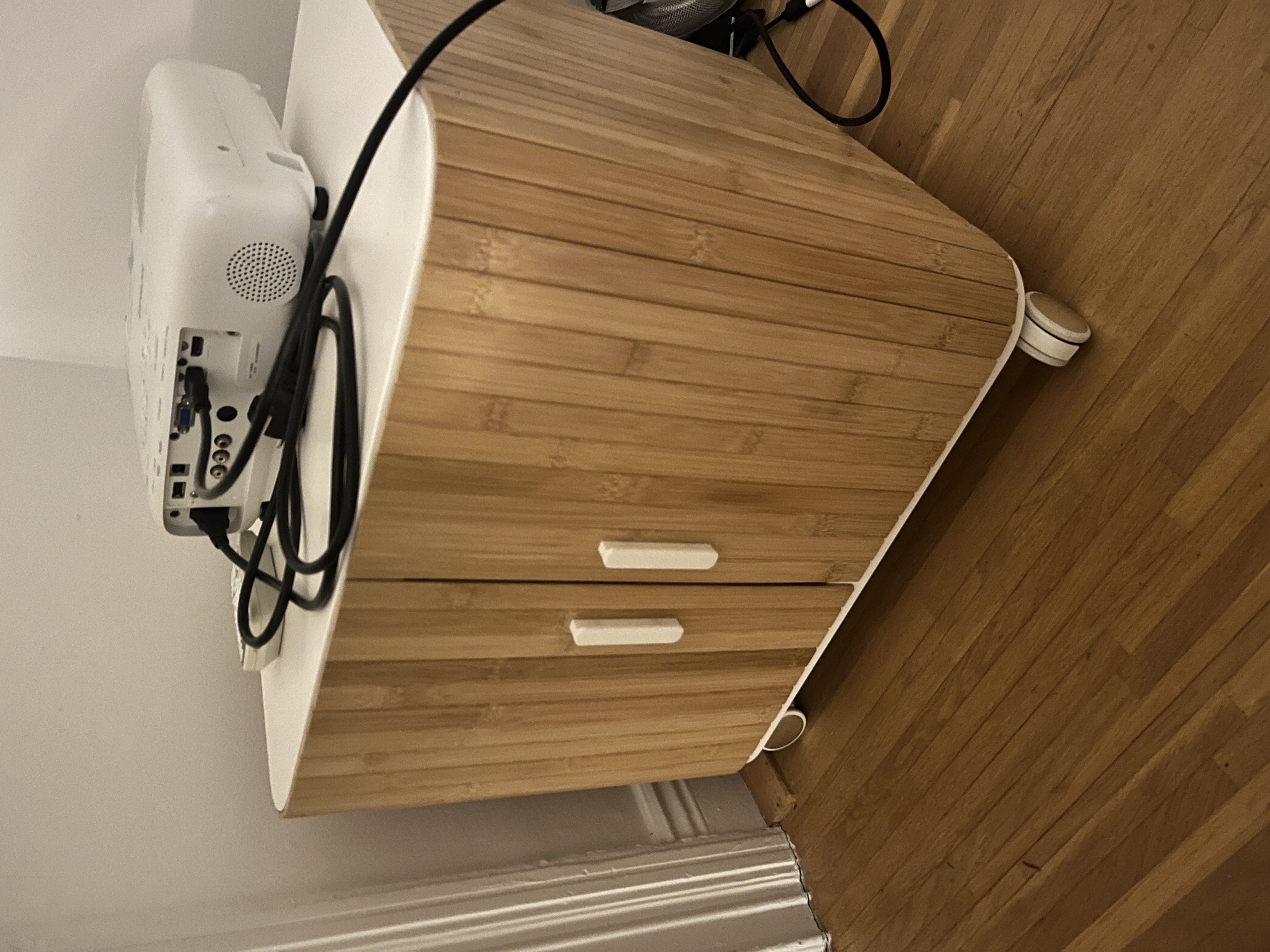 T-shape cabinet handle