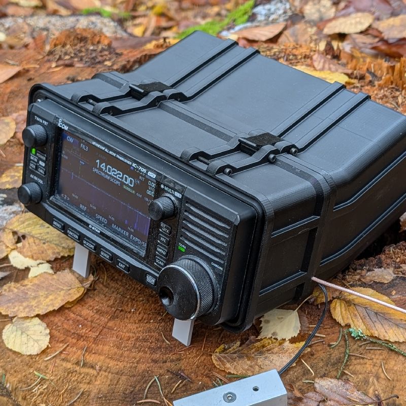 Icom IC-705 variably expandable rugged box by OK1HRA | Download