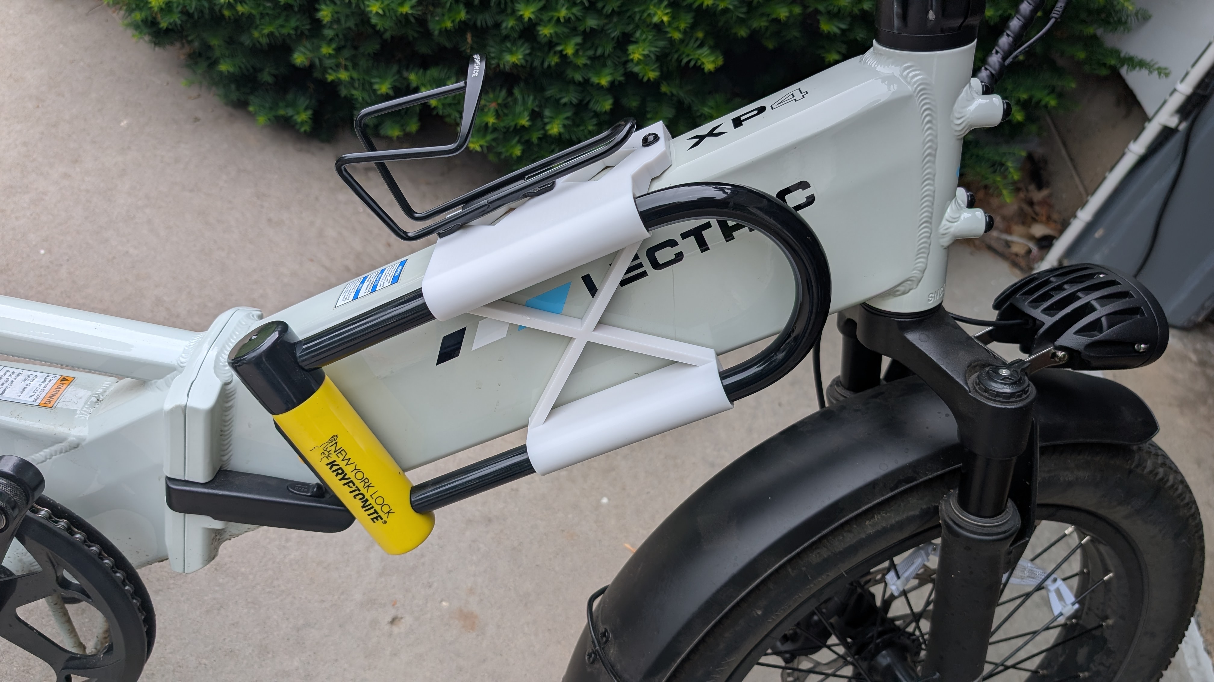 Lectric XP4 lock holder for Kryptonite New York