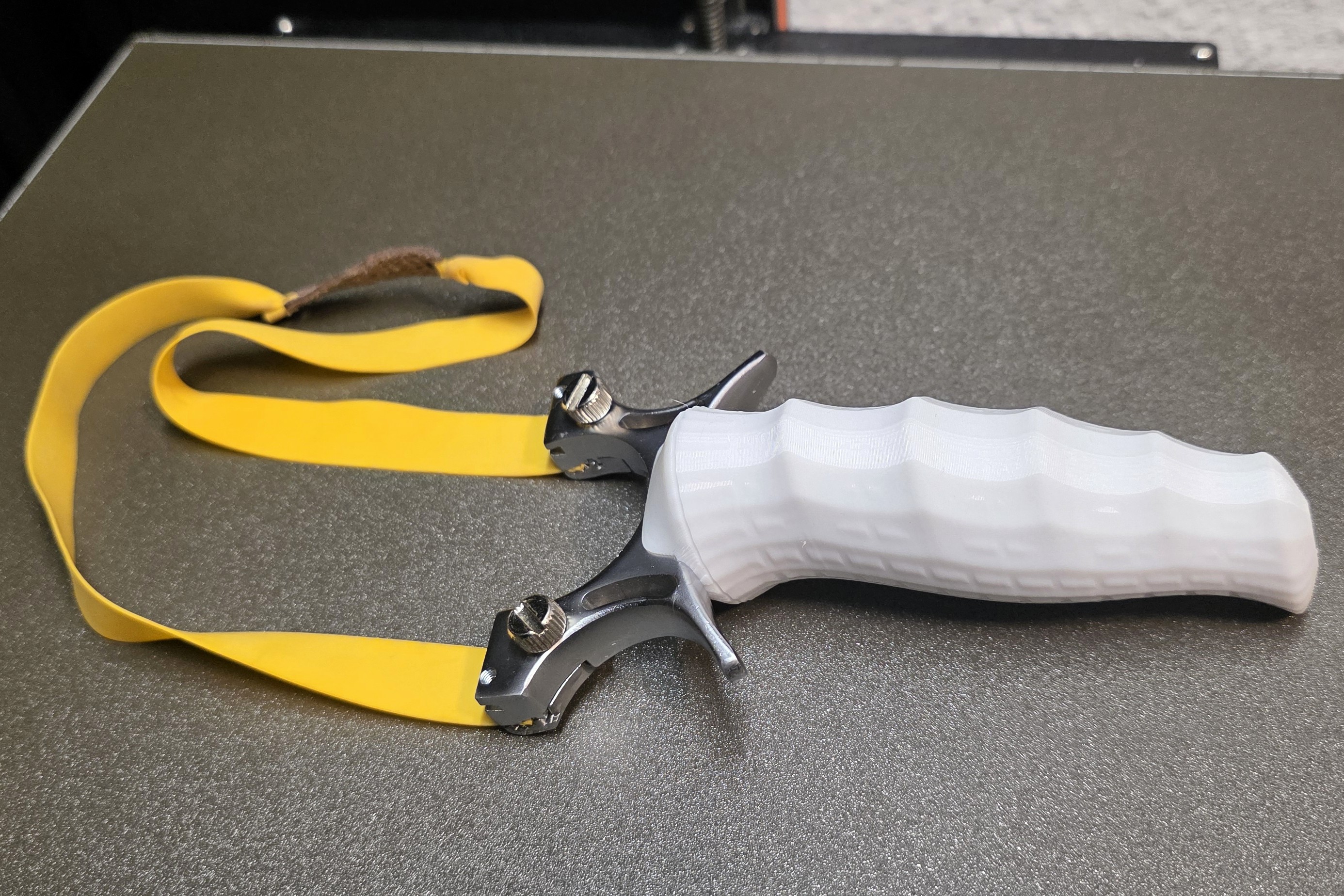 Ergonomic Handle for Slingshot Conversion | Ergonomischer Griff für Katapult-Umbau