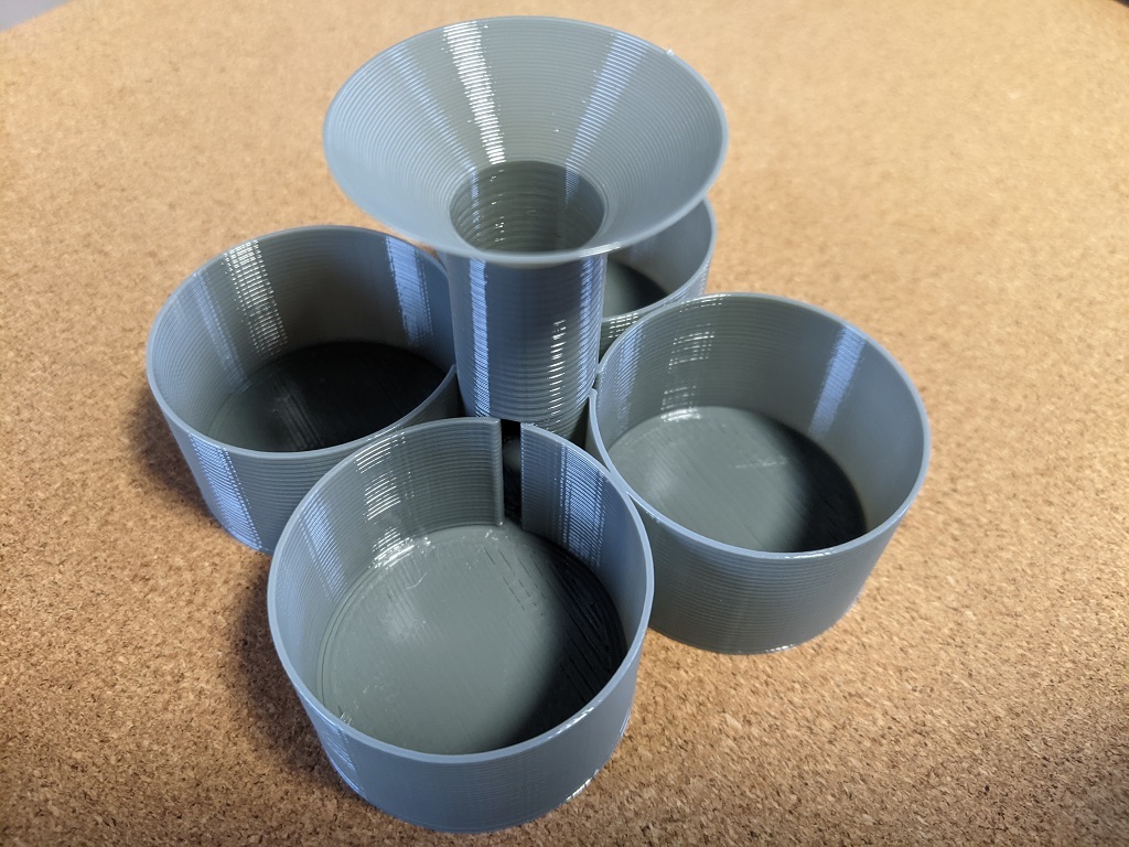 Jiffy pellet carrier with handle and watering port (spiral mode)