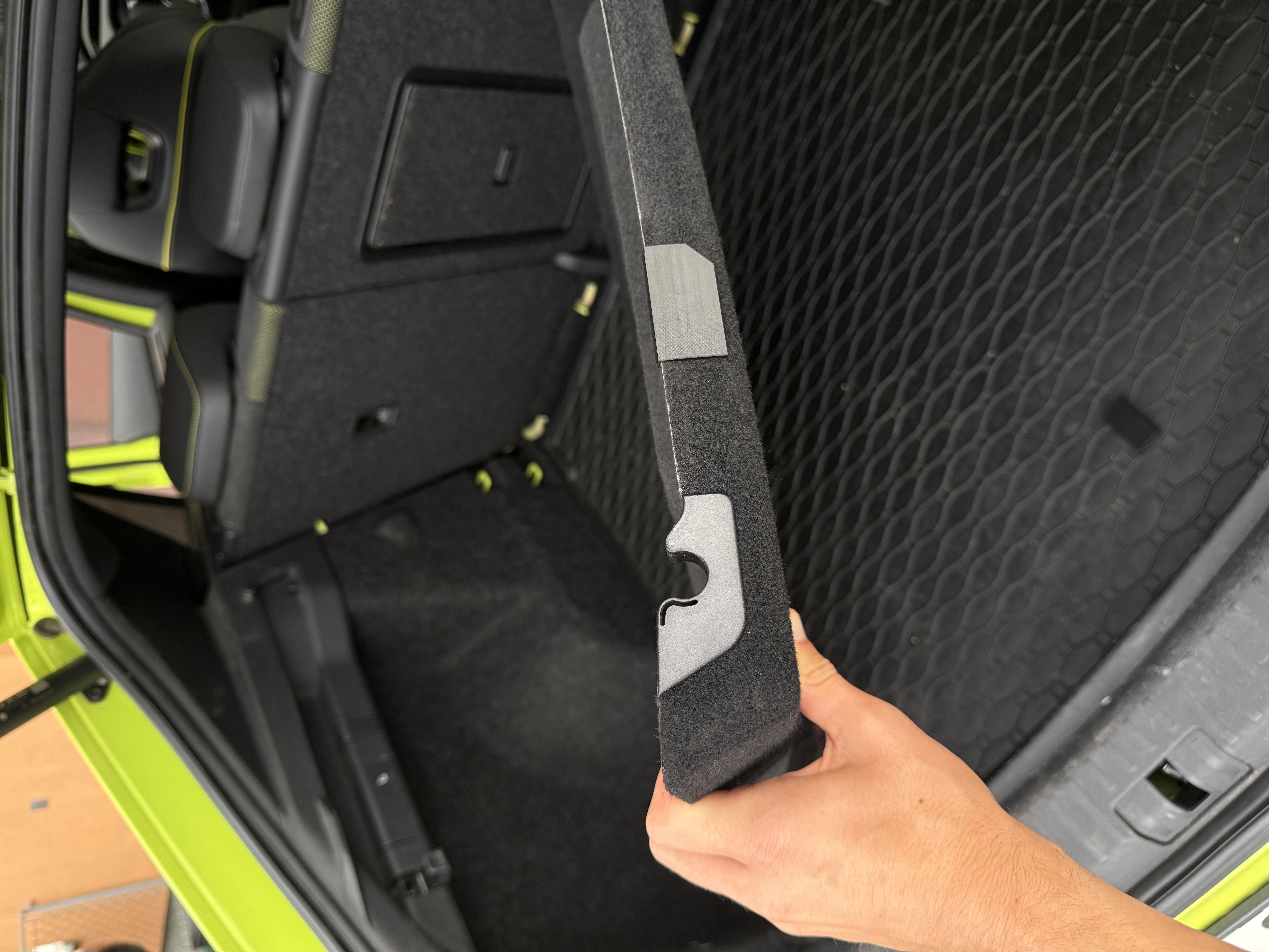 Škoda Enyaq Coupé Parcel Shelf Reinforcement Clip