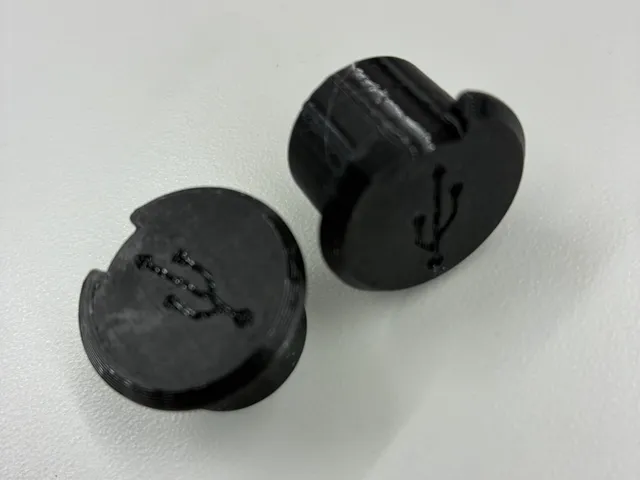 Frenetic Fox XLR Locking Cap w/ USB symbol