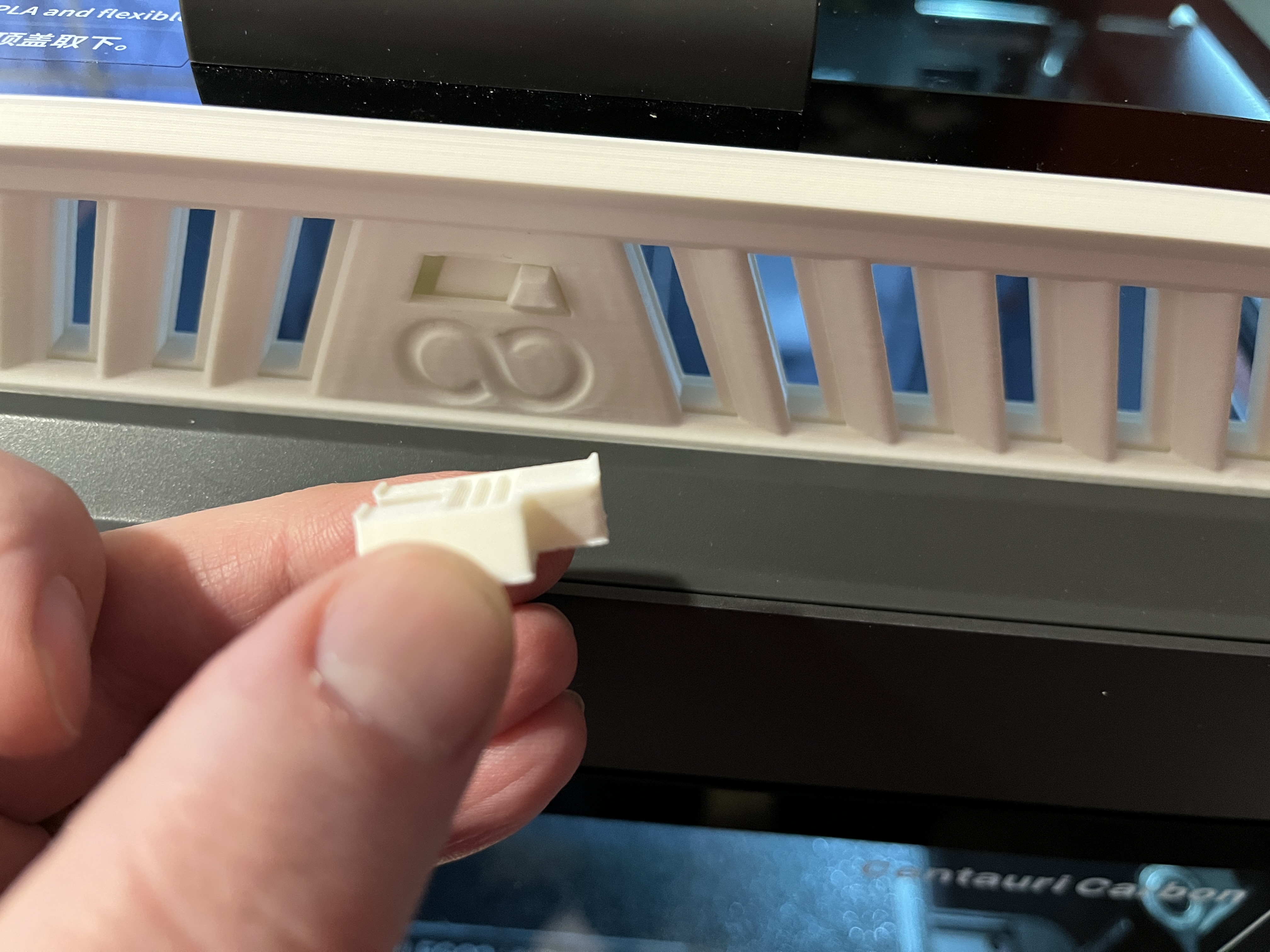 Elegoo Centauri Carbon Vented Riser Lock — miniatura 3