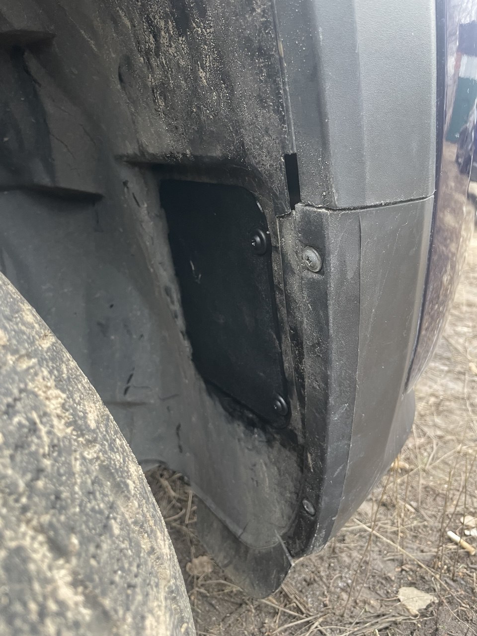 Jeep Renegade wheel arch cover plate