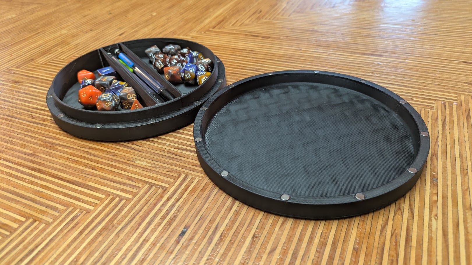 Magnetic Dice Box - Super Cool