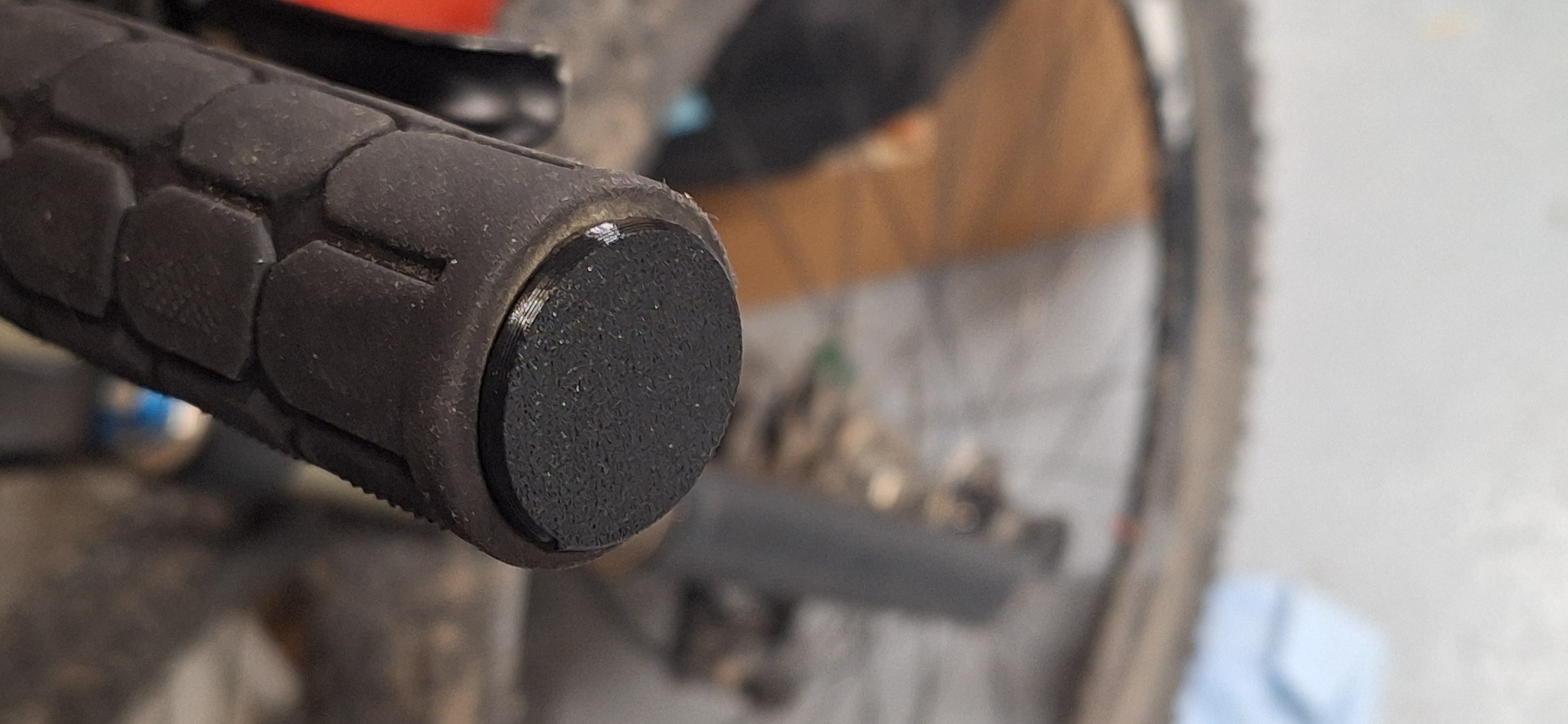 Flexible MTB Handlebar Storage End Cap — thumbnail 2