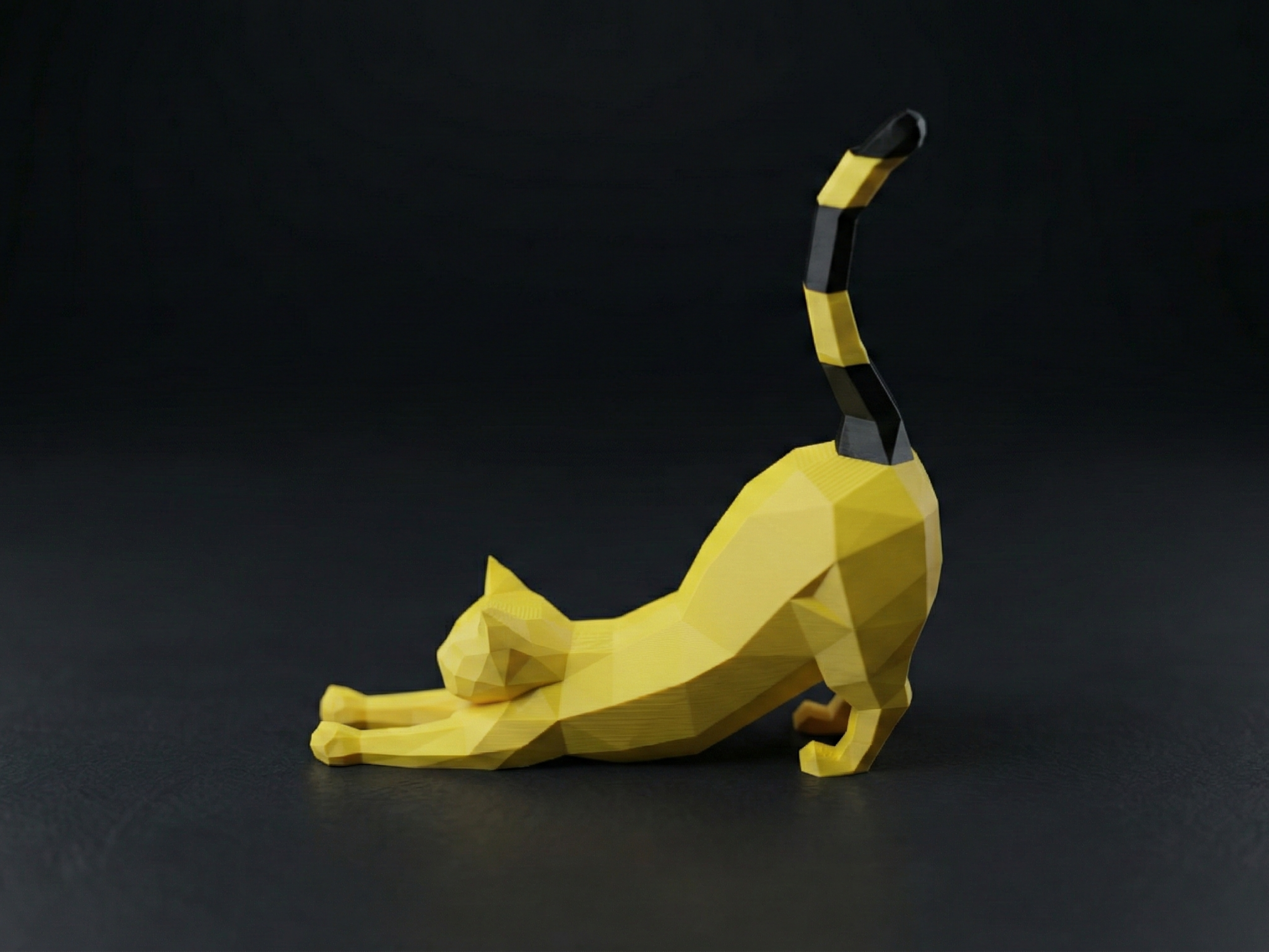 Miniatura 3 do modelo 3D Low Poly Stretching Cat