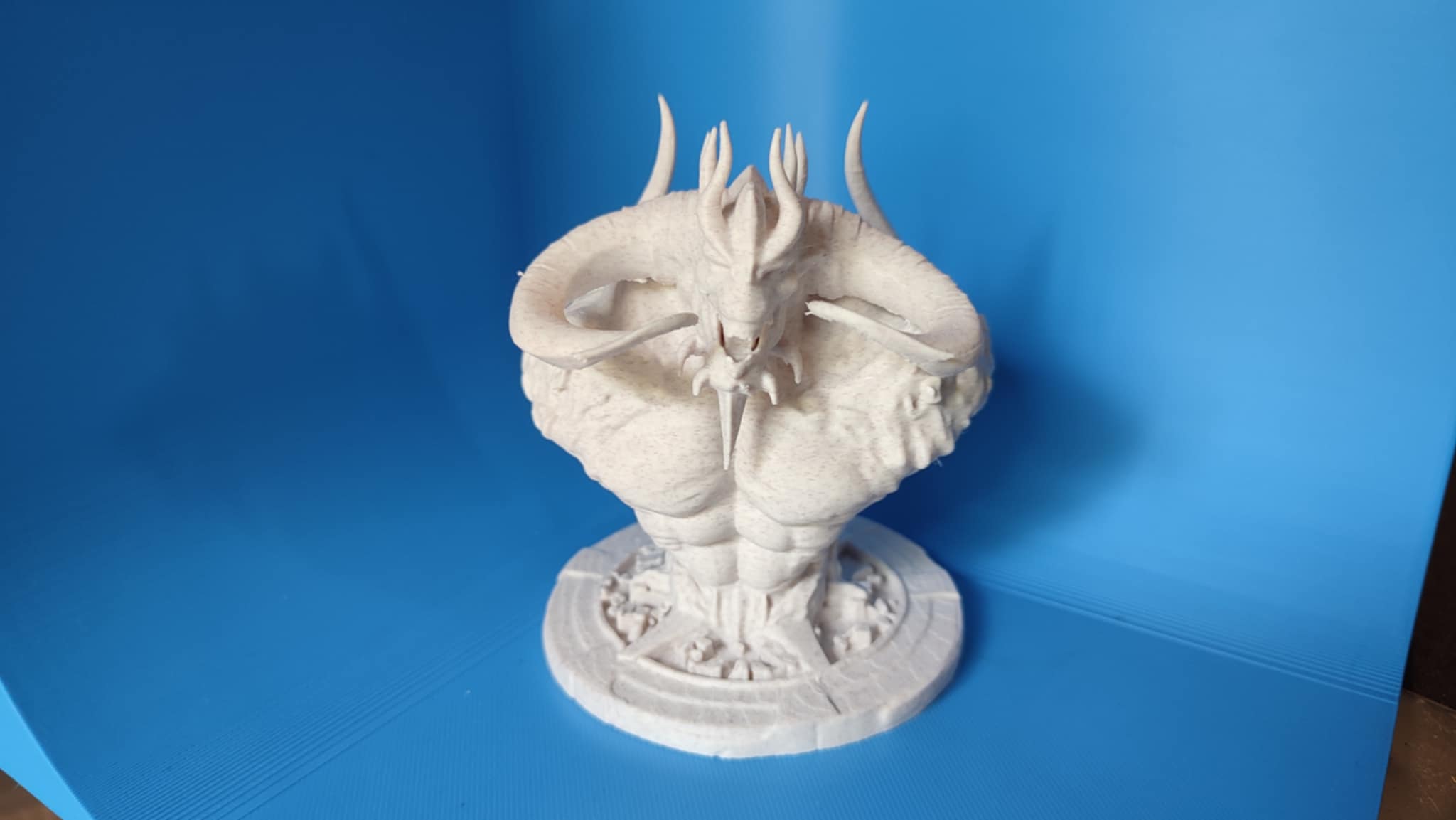 Diablo Statue — miniatura 4