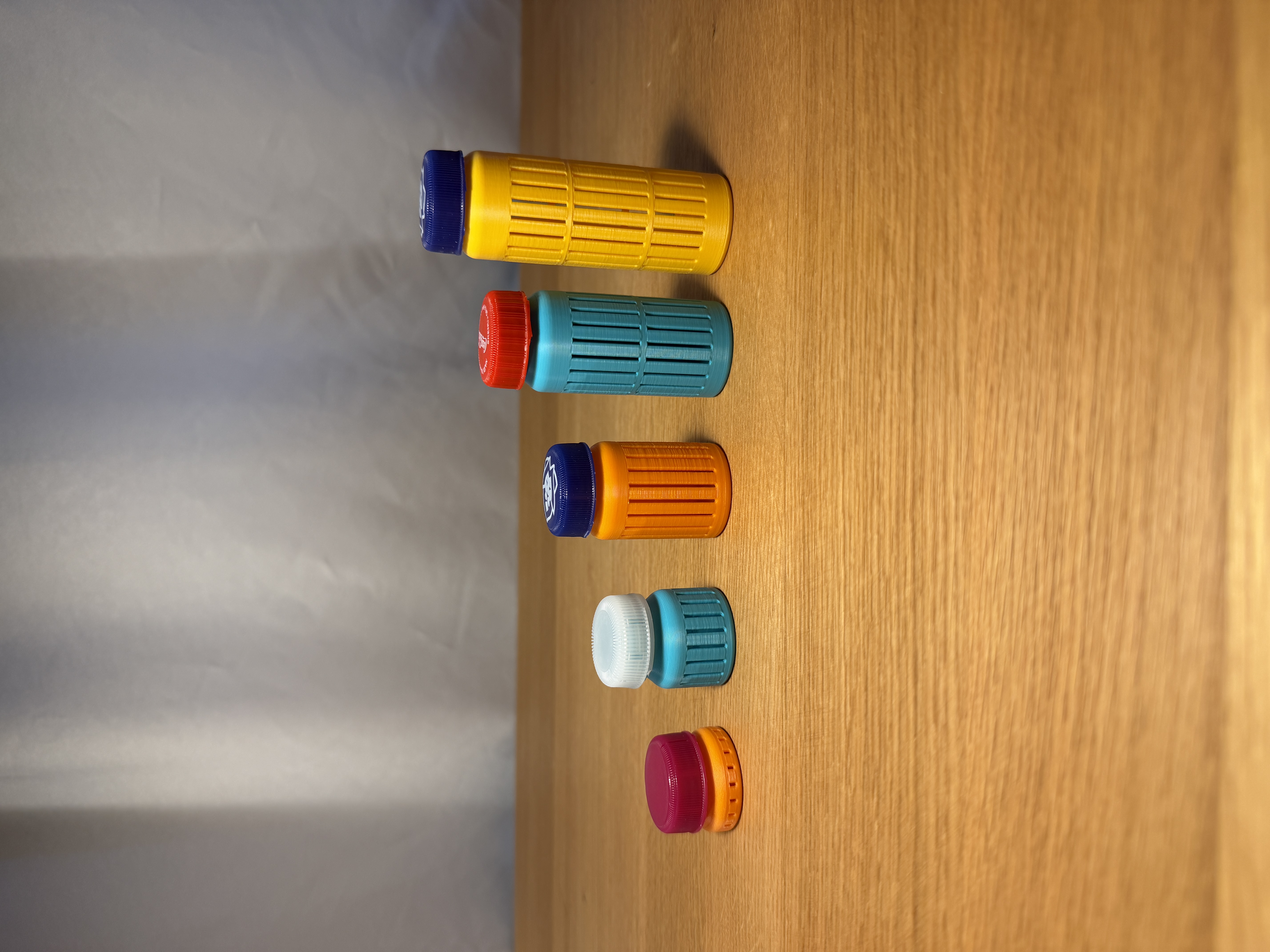 Miniatura 3 do modelo 3D Mini Bottle Cap Container